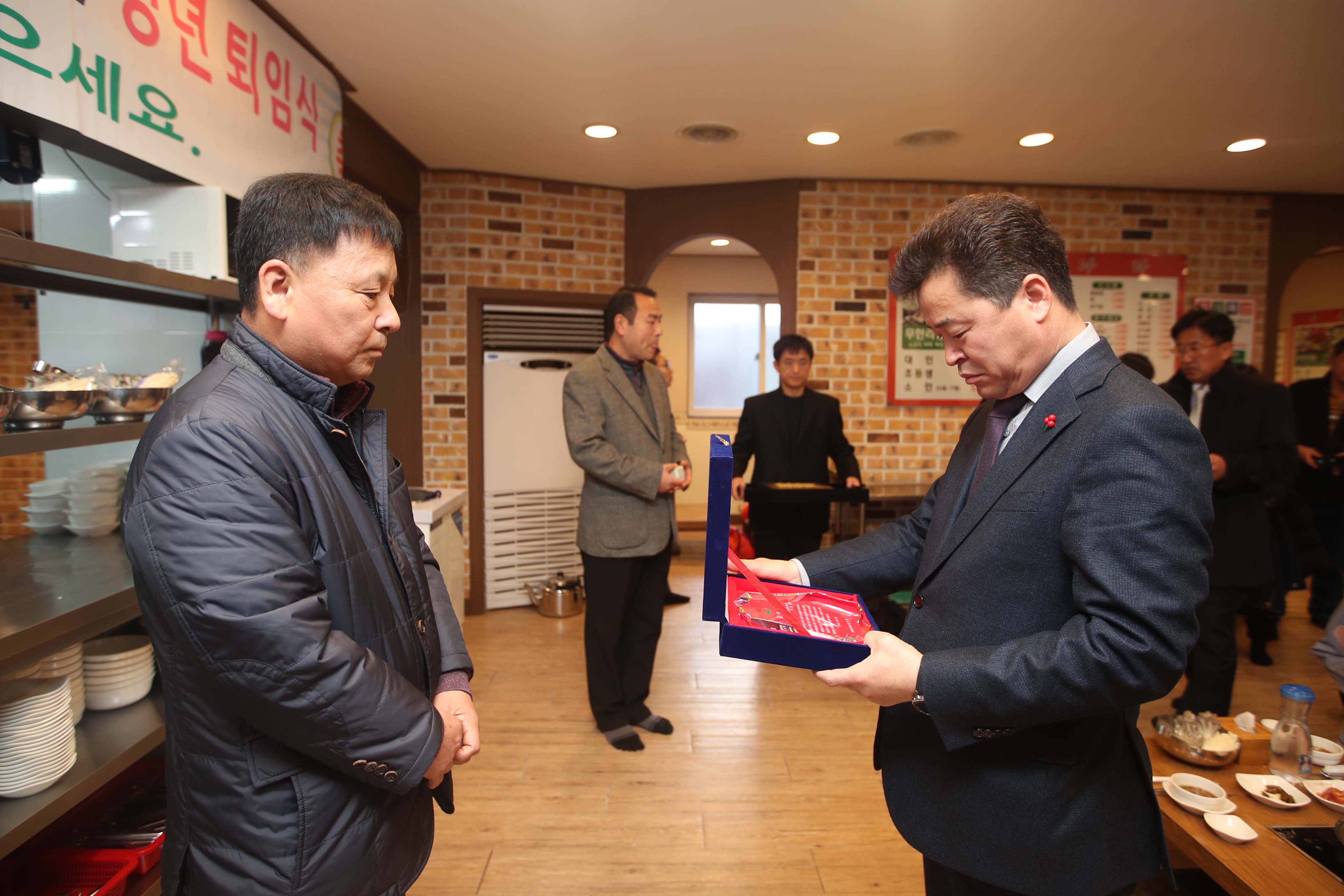 20181214_환경미화원_송년회_및_정년_퇴임식10.jpg 이미지