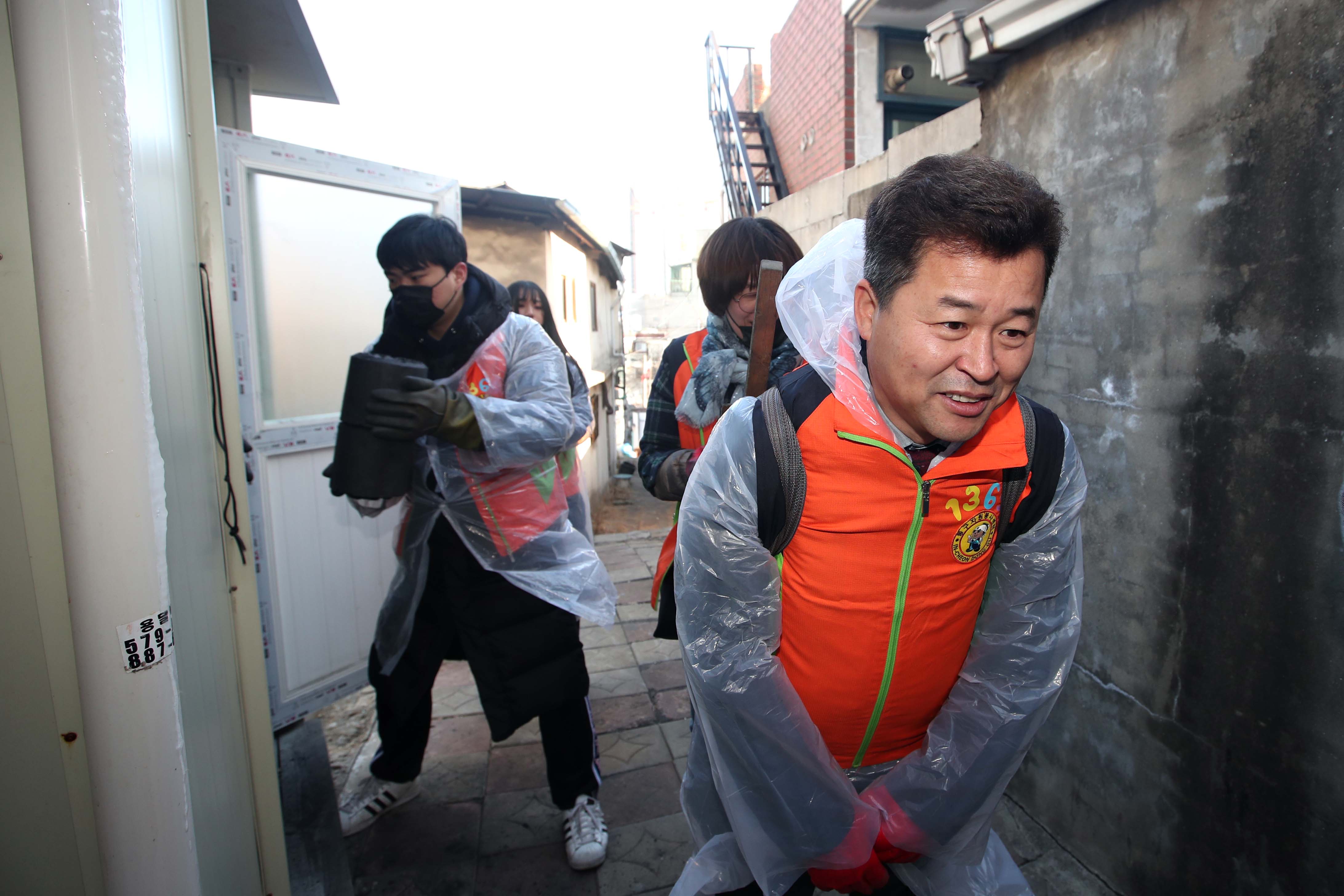 20181227_인천재능대학교_연탄_배달_봉사2.jpg 이미지