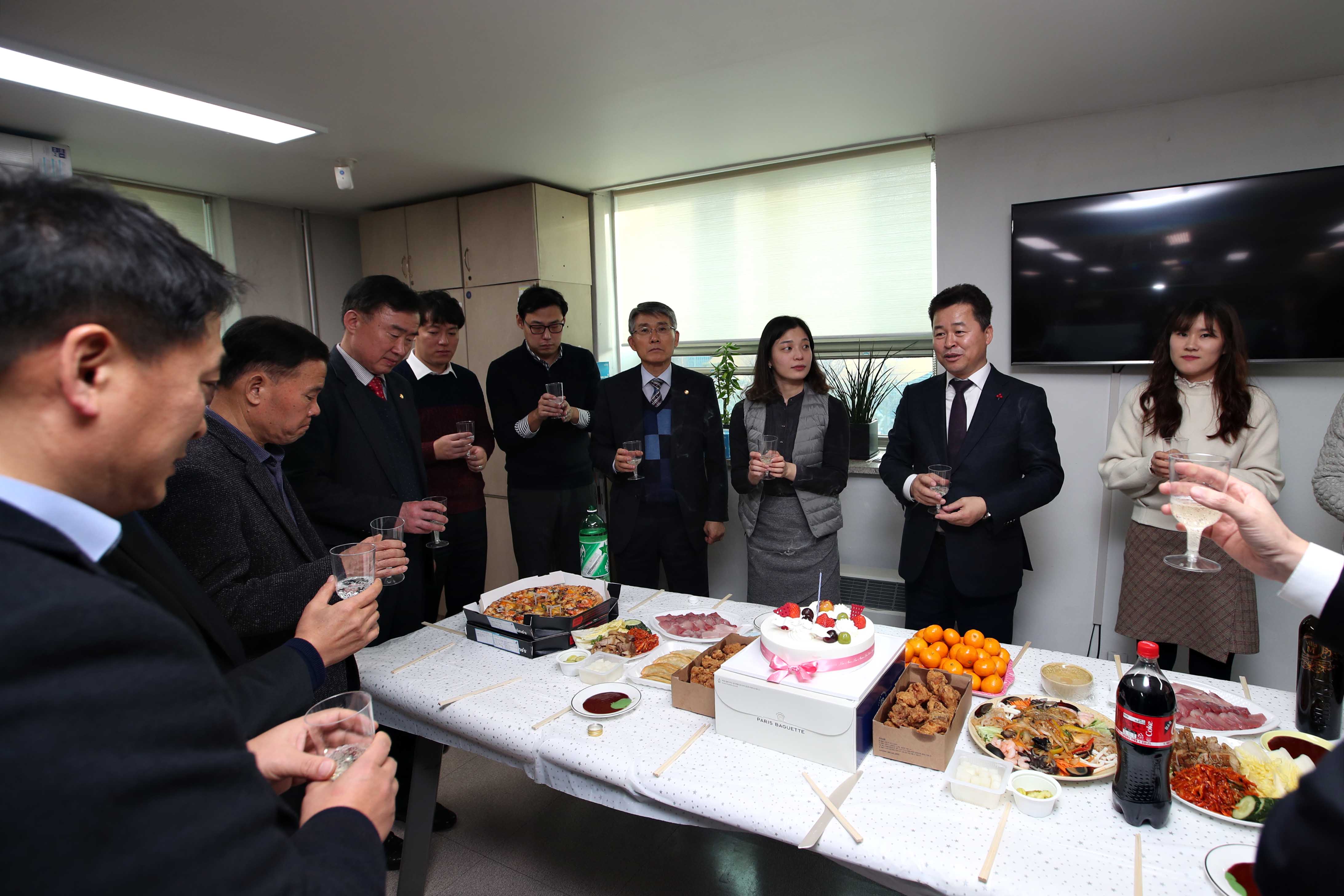 20181231_청장님_부서_순회방문3.jpg 이미지