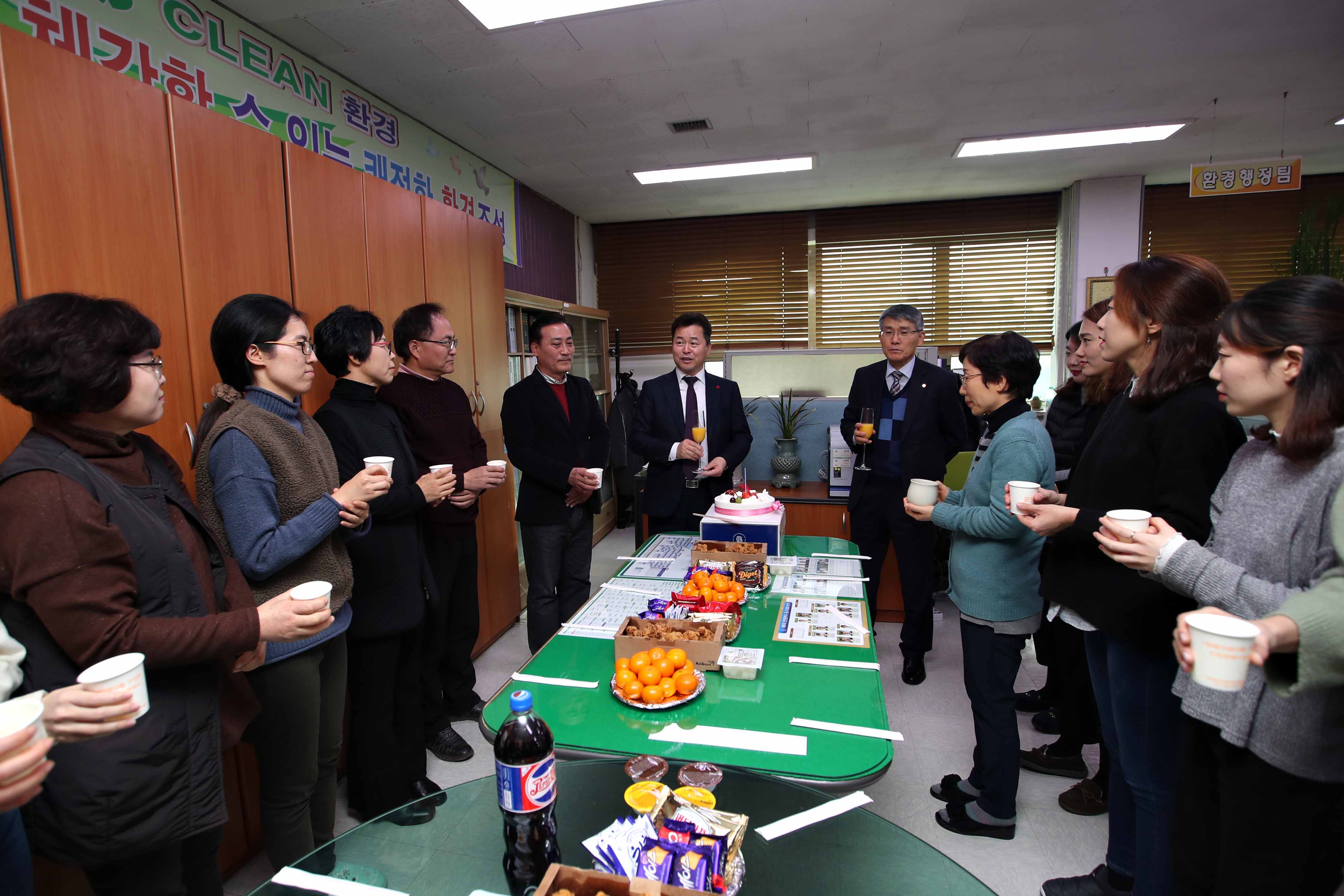 20181231_청장님_부서_순회방문7.jpg 이미지