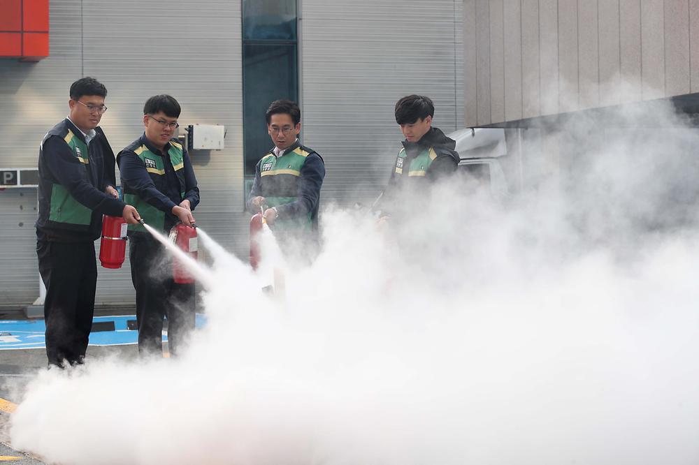 공무원 소방훈련 사진