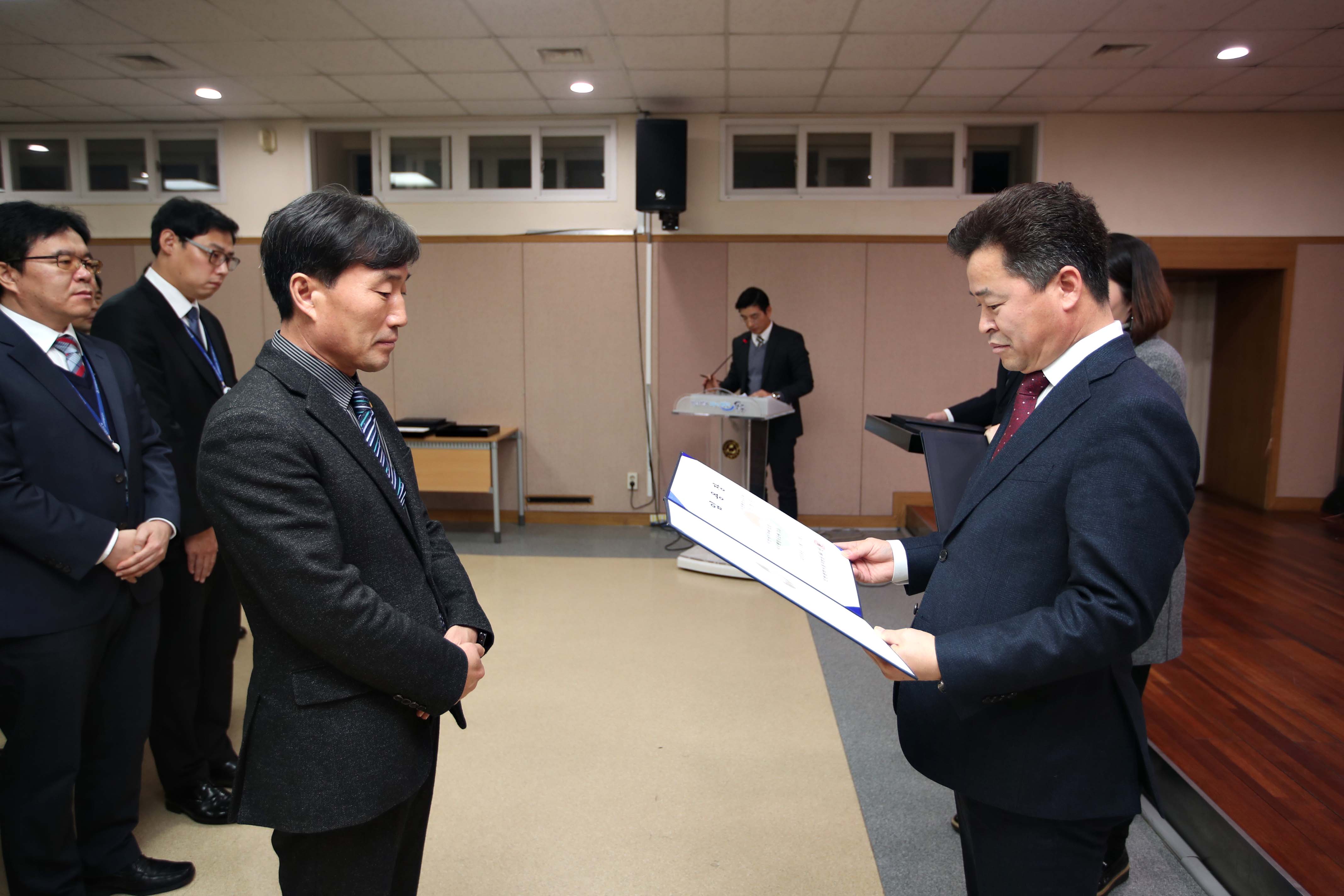 20190102_임용장_수여식3.jpg 이미지