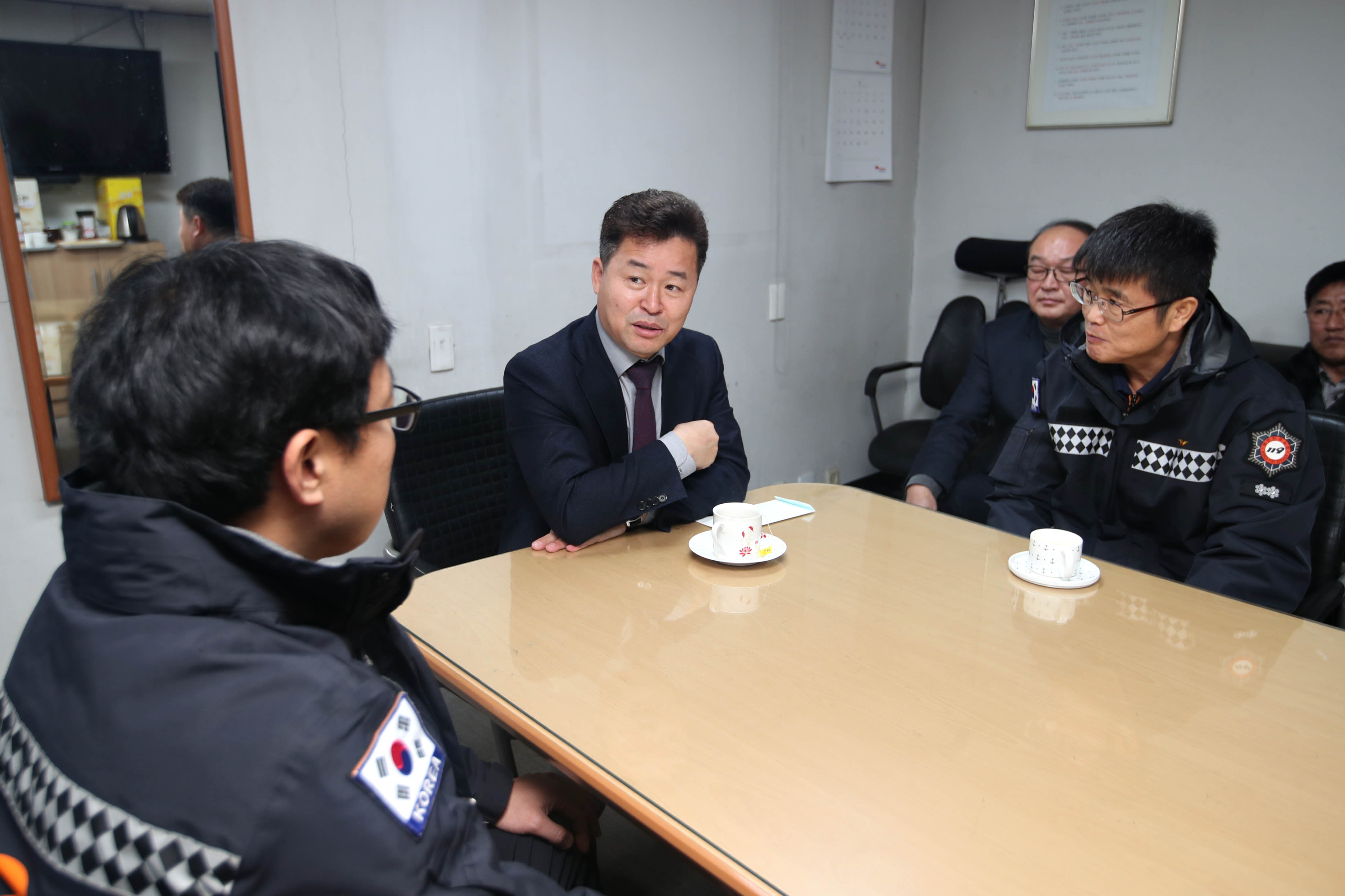 20190110_송현119안전센터_방문_격려5.jpg 이미지