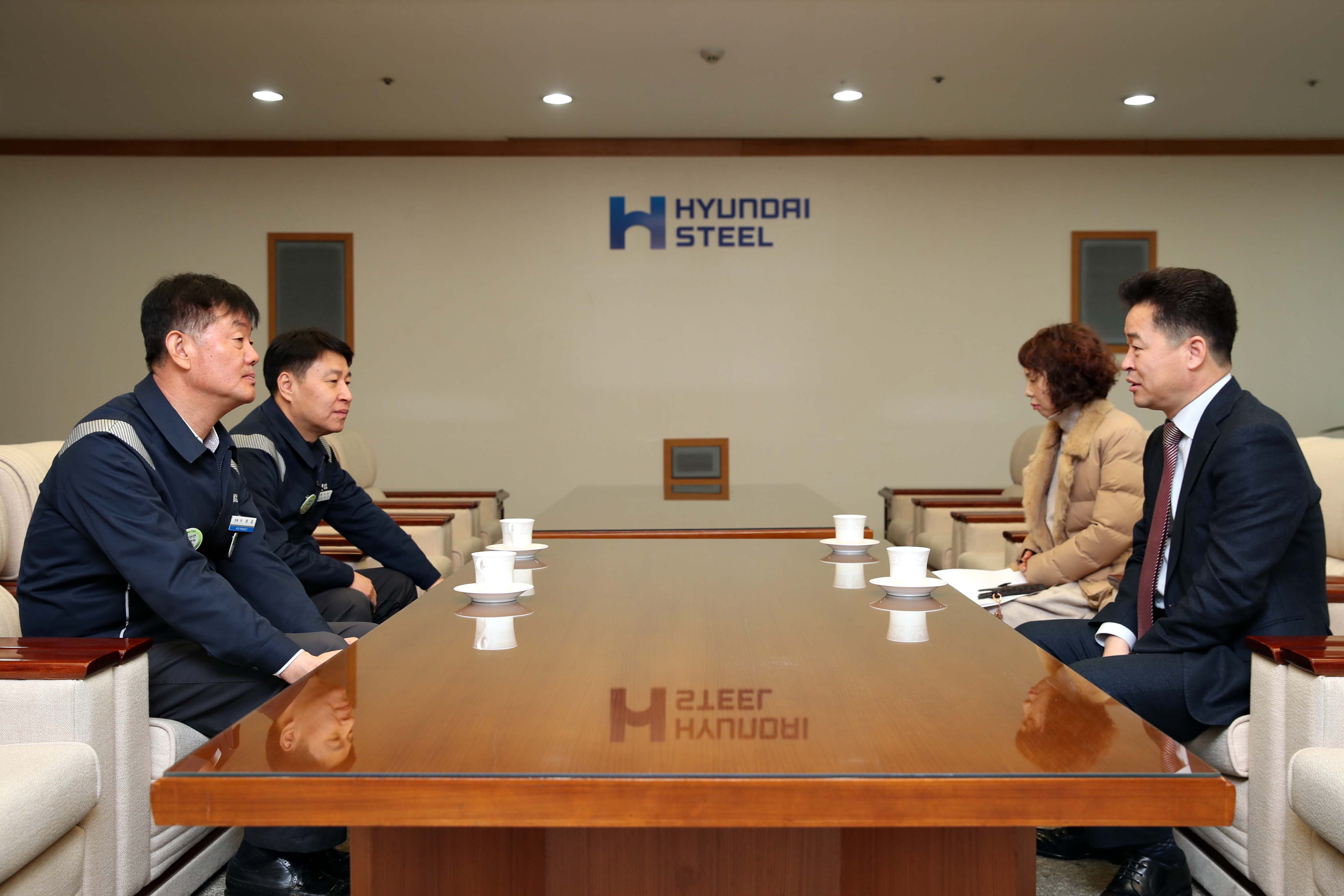 20190130_현대제철_설맞이_선물세트_전달식4.jpg 이미지