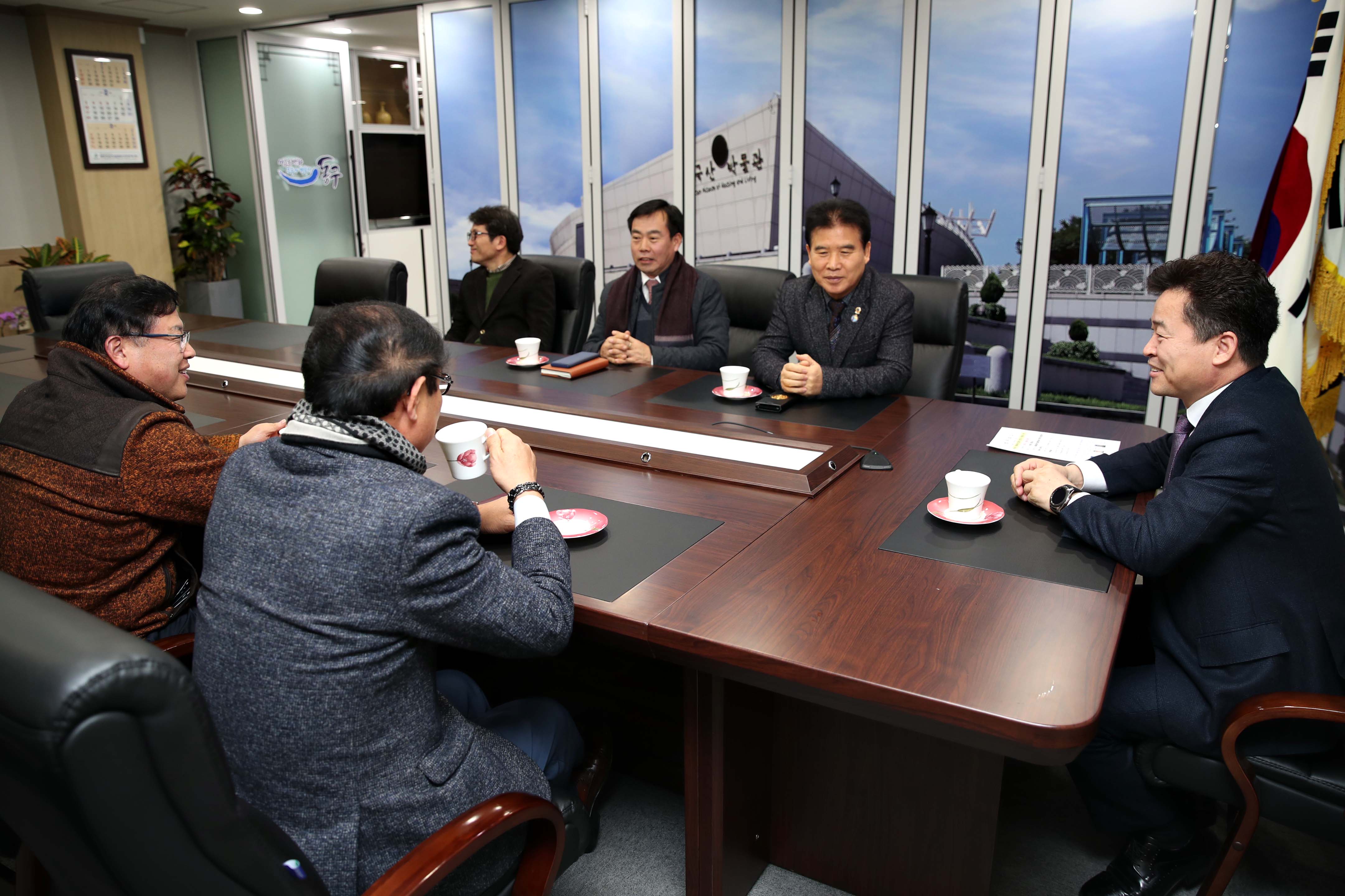 20190215_국제라이온스협회_354-F(인천)지구_제2지역_이웃돕기_사랑_나눔_전달식5.jpg 이미지