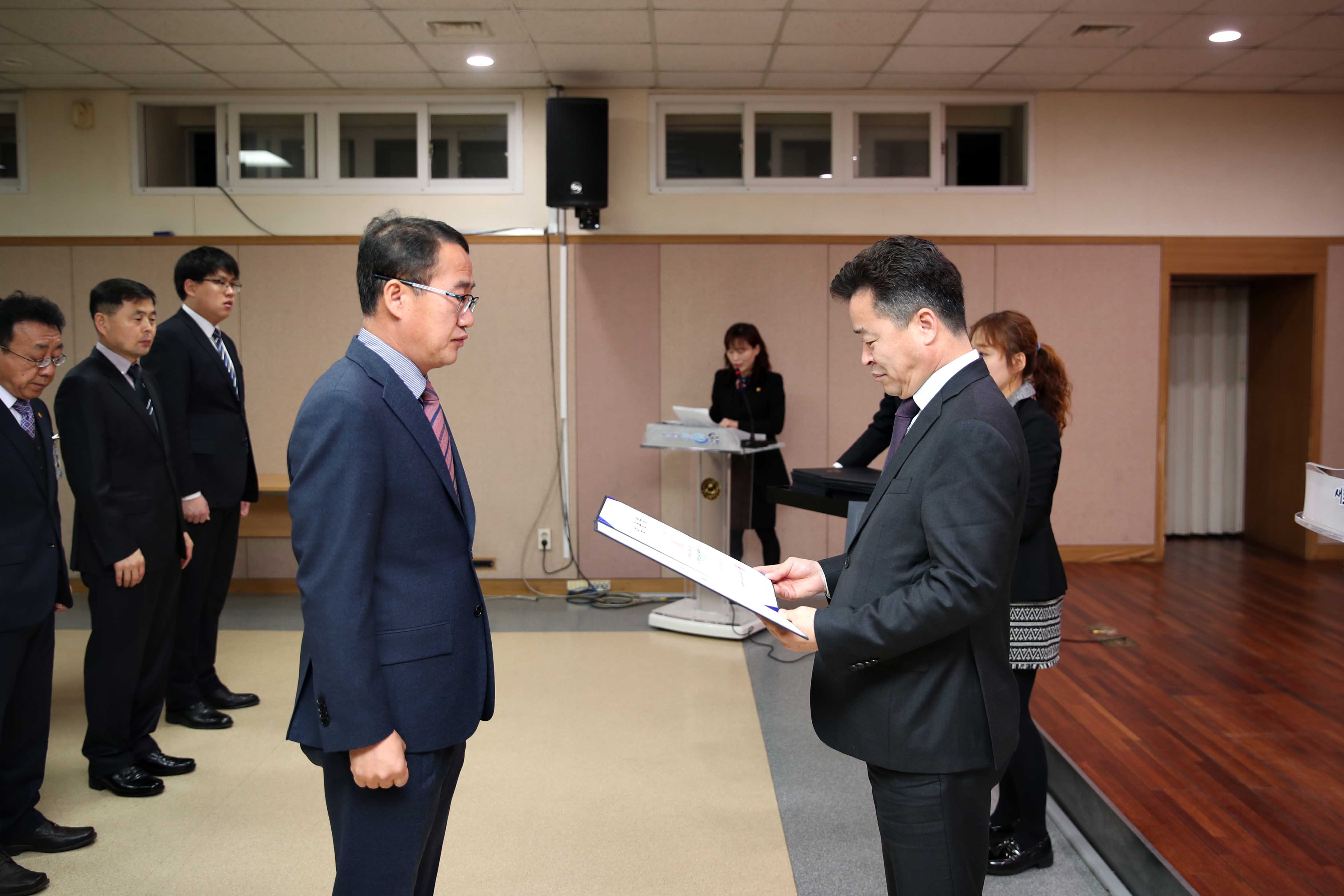 20190304_임용장_수여식8.jpg 이미지