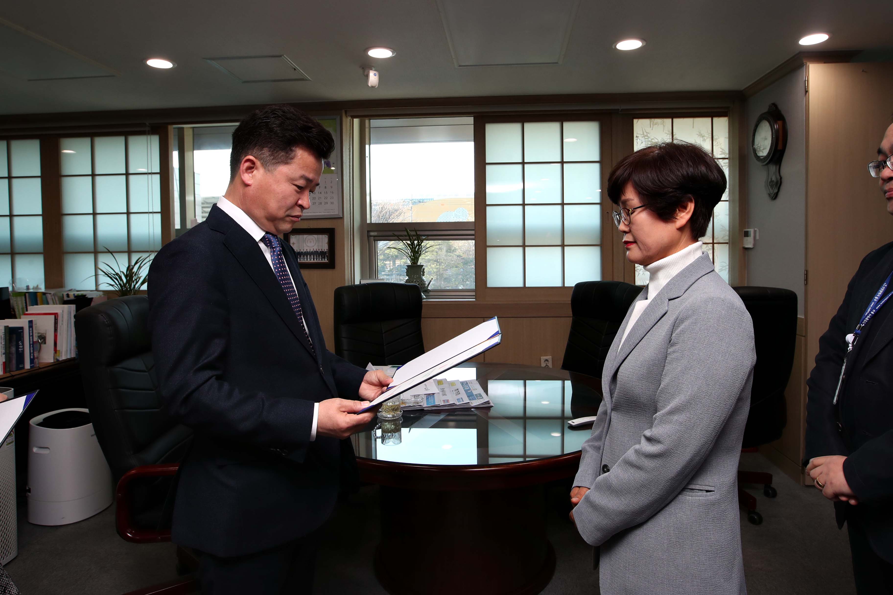 20190322_임용장_수여식10.jpg 이미지