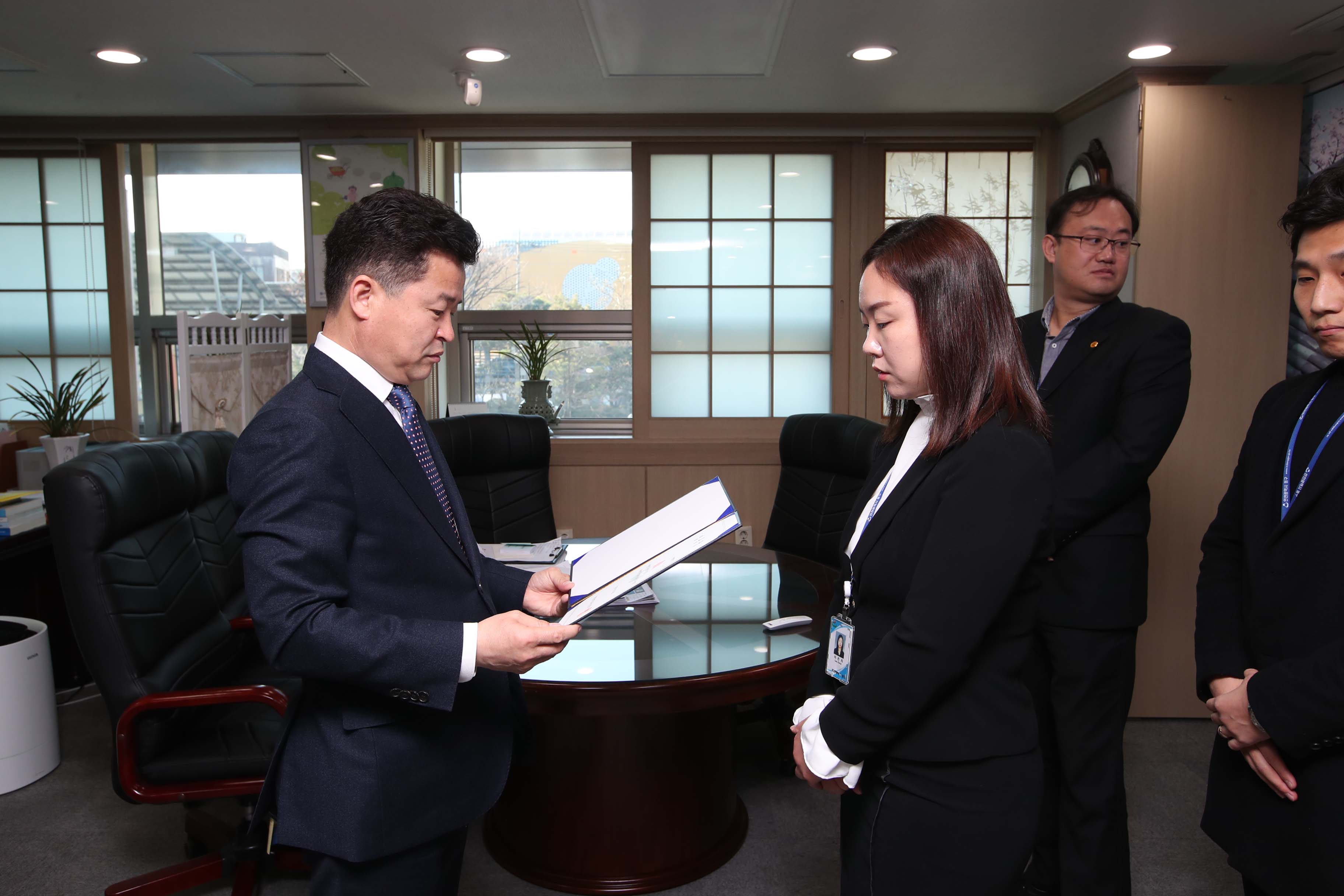 20190322_임용장_수여식5.jpg 이미지