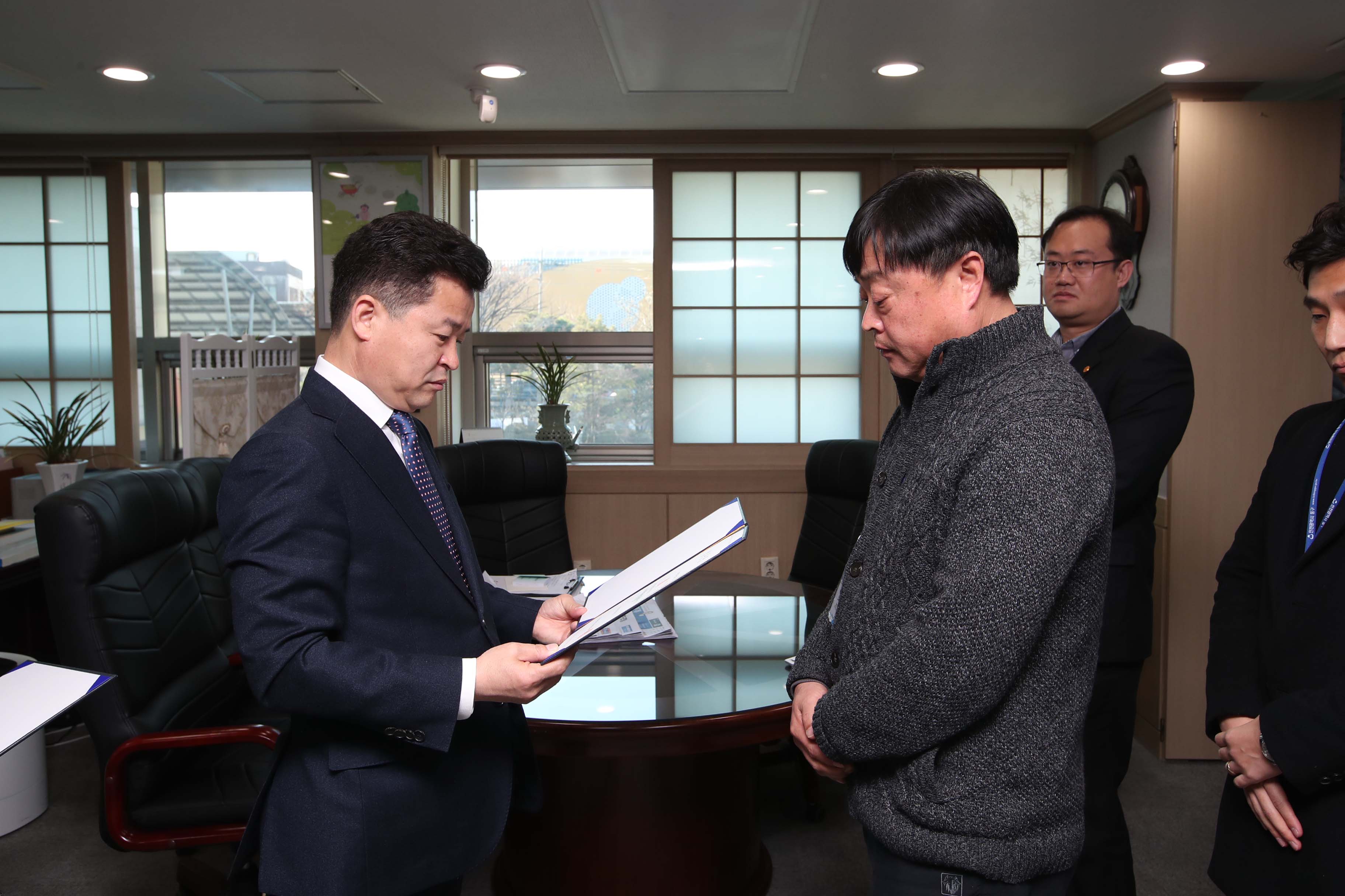 20190322_임용장_수여식6.jpg 이미지