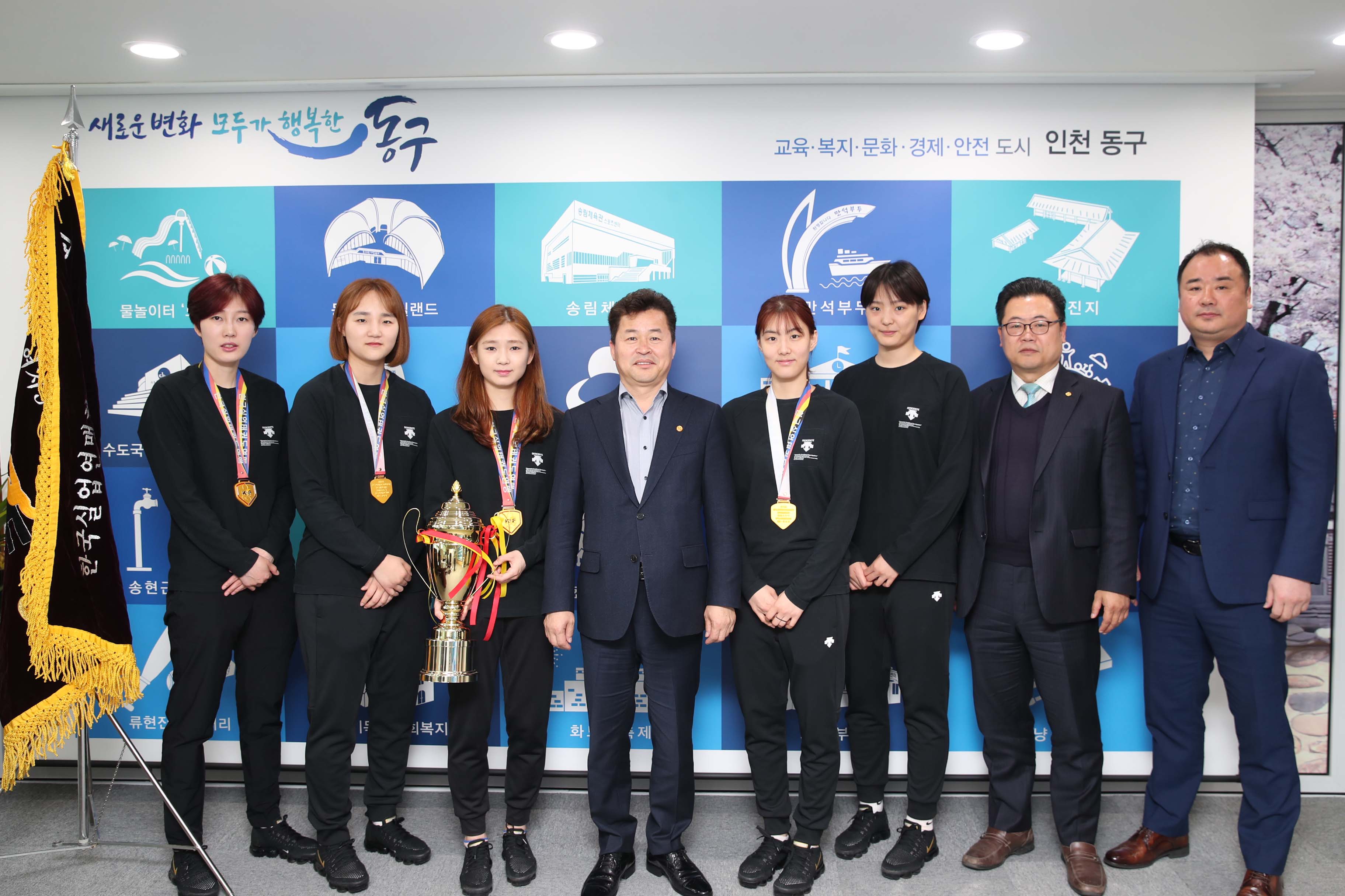 20190408_제13회_한국실업태권도연맹회장기_대회_3인조_지명전_우승2.jpg 이미지