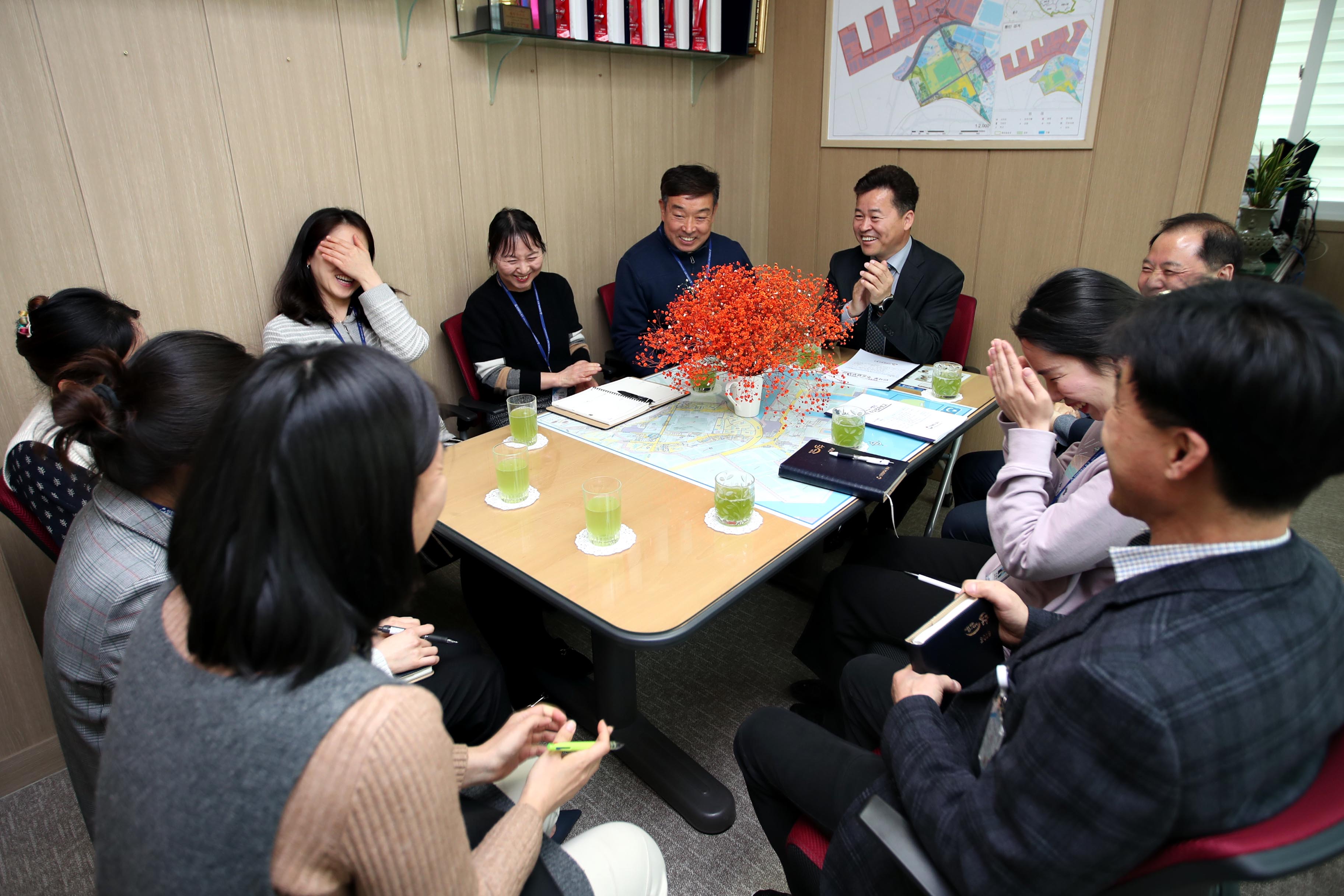 20190411_만석동_현장톡톡_구청장실12.jpg 이미지