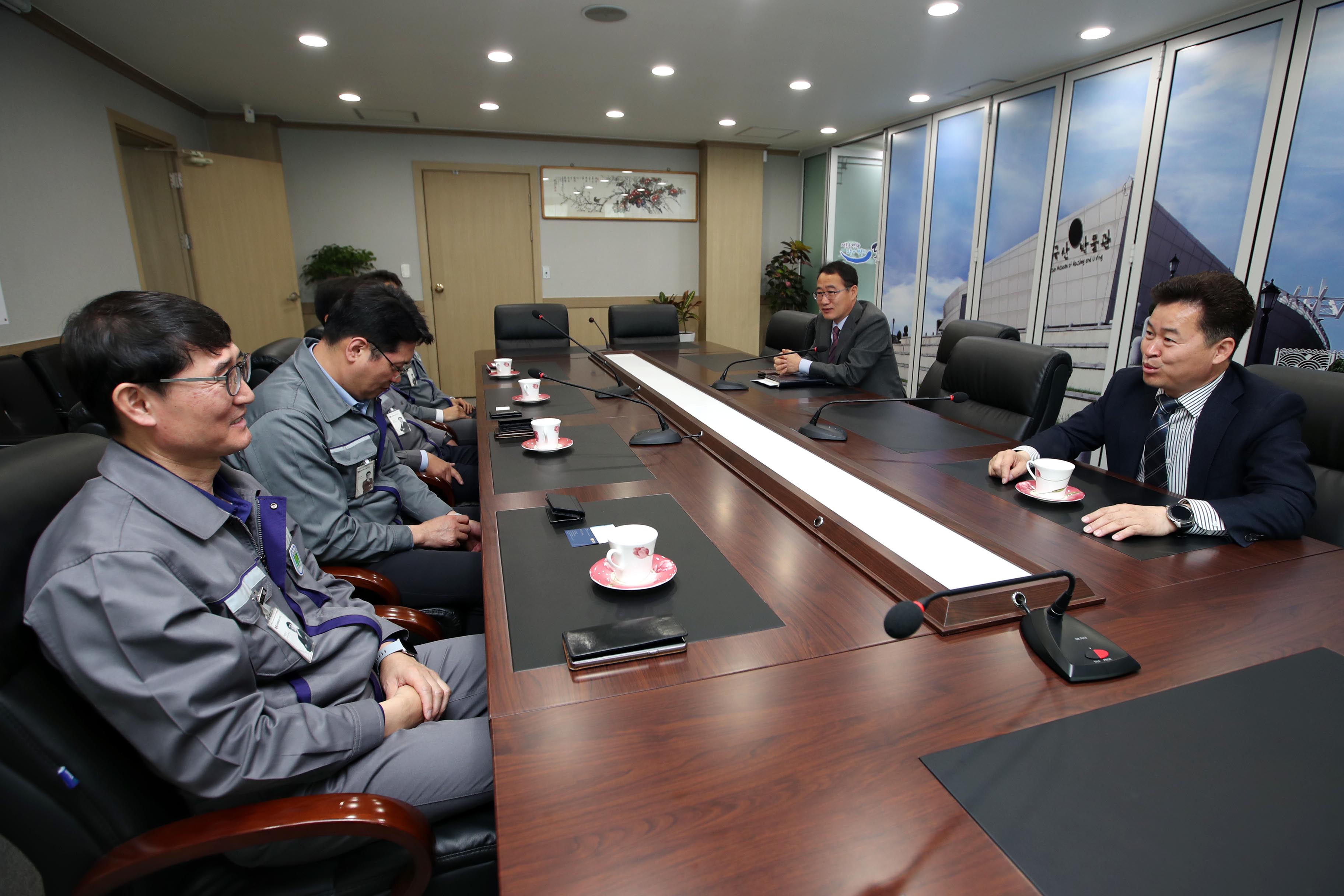 20190412_일자리_상생_협력을_위한_공동선언9.jpg 이미지
