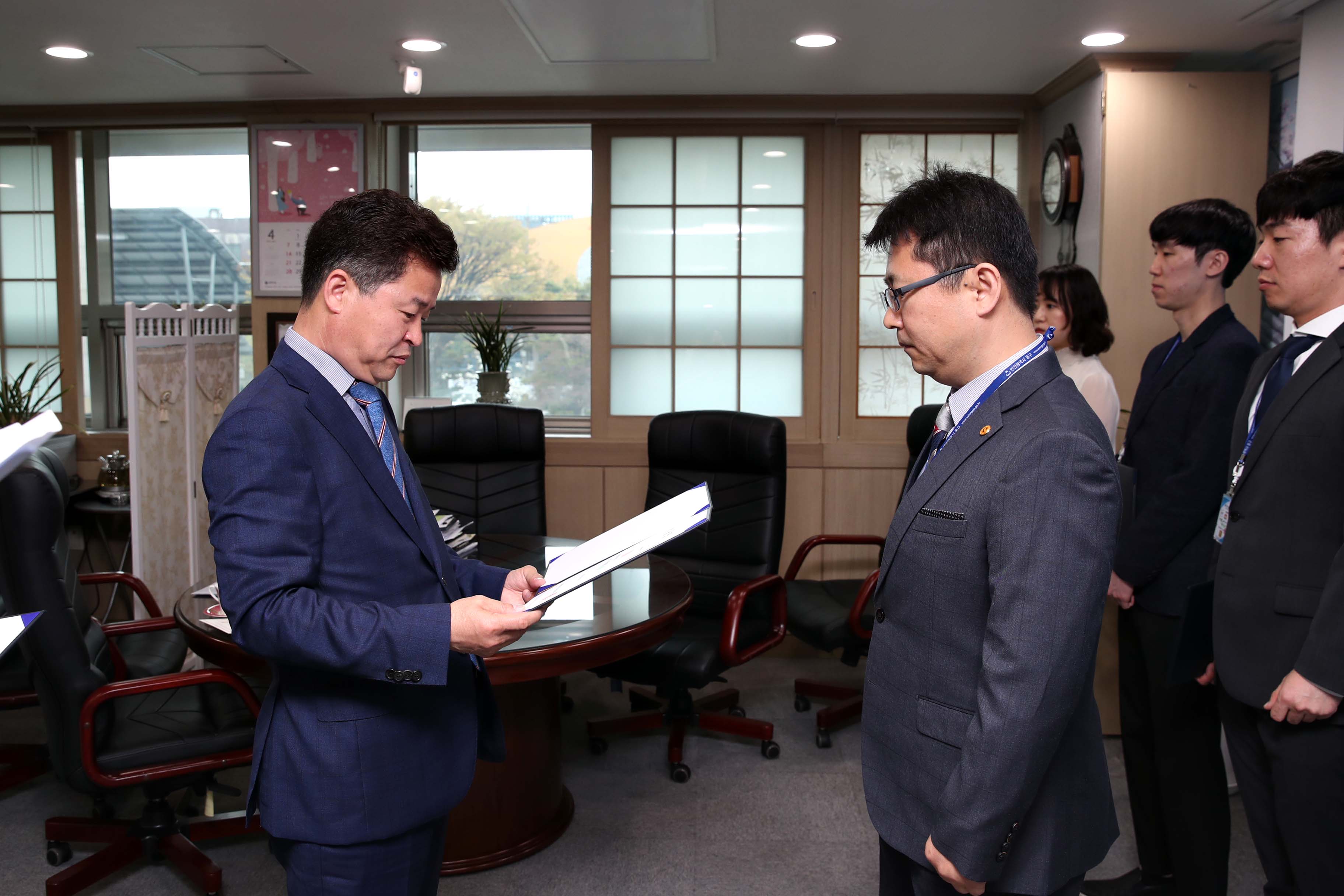 20190418_임용장_수여식4.jpg 이미지