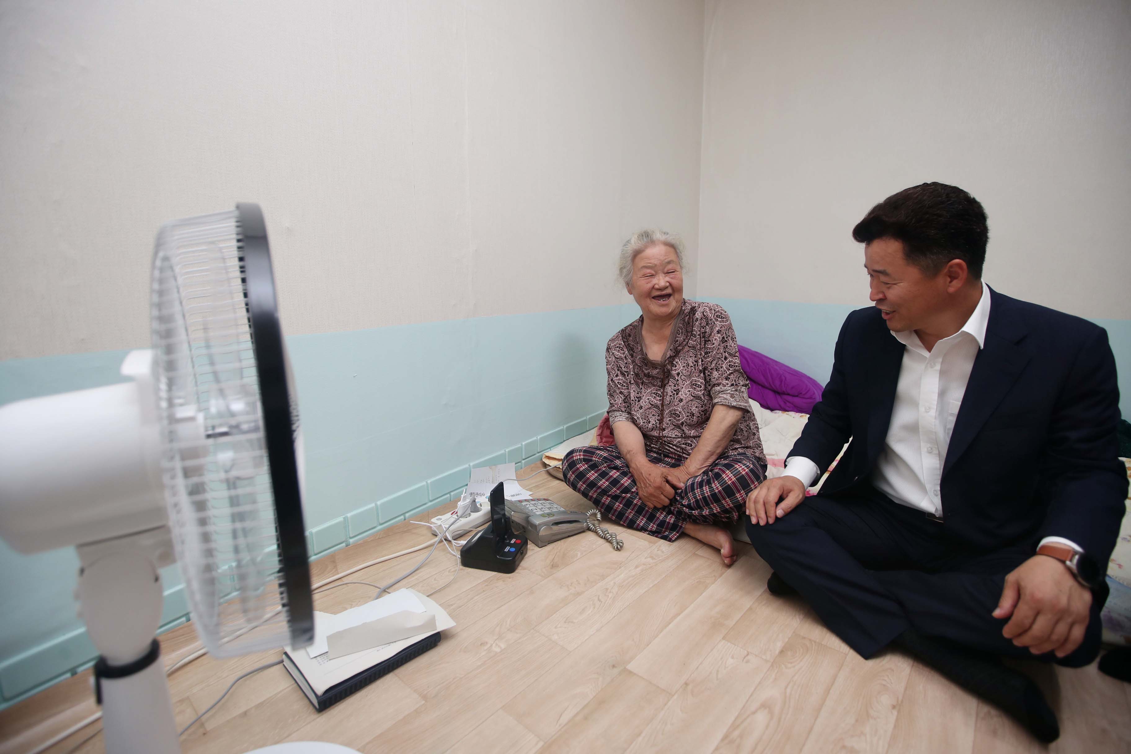 20190715_폭염대비_취약계층_독거노인_방문인사_(7).jpg 이미지