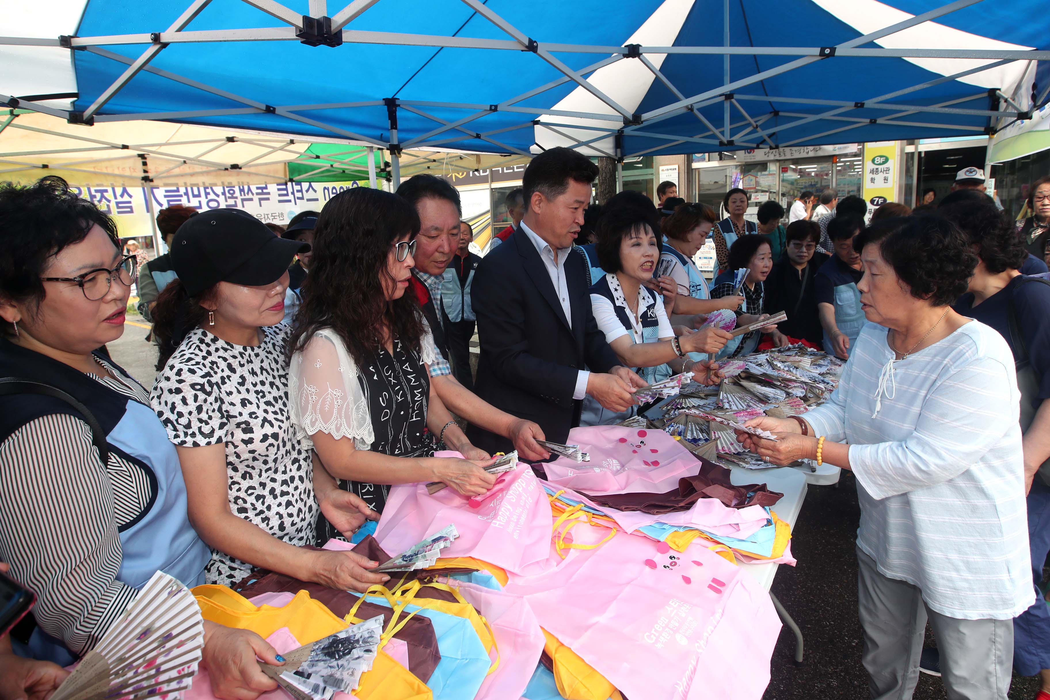 20190716_한국자유총연맹_저탄소_녹색환경_캠페인3.jpg 이미지
