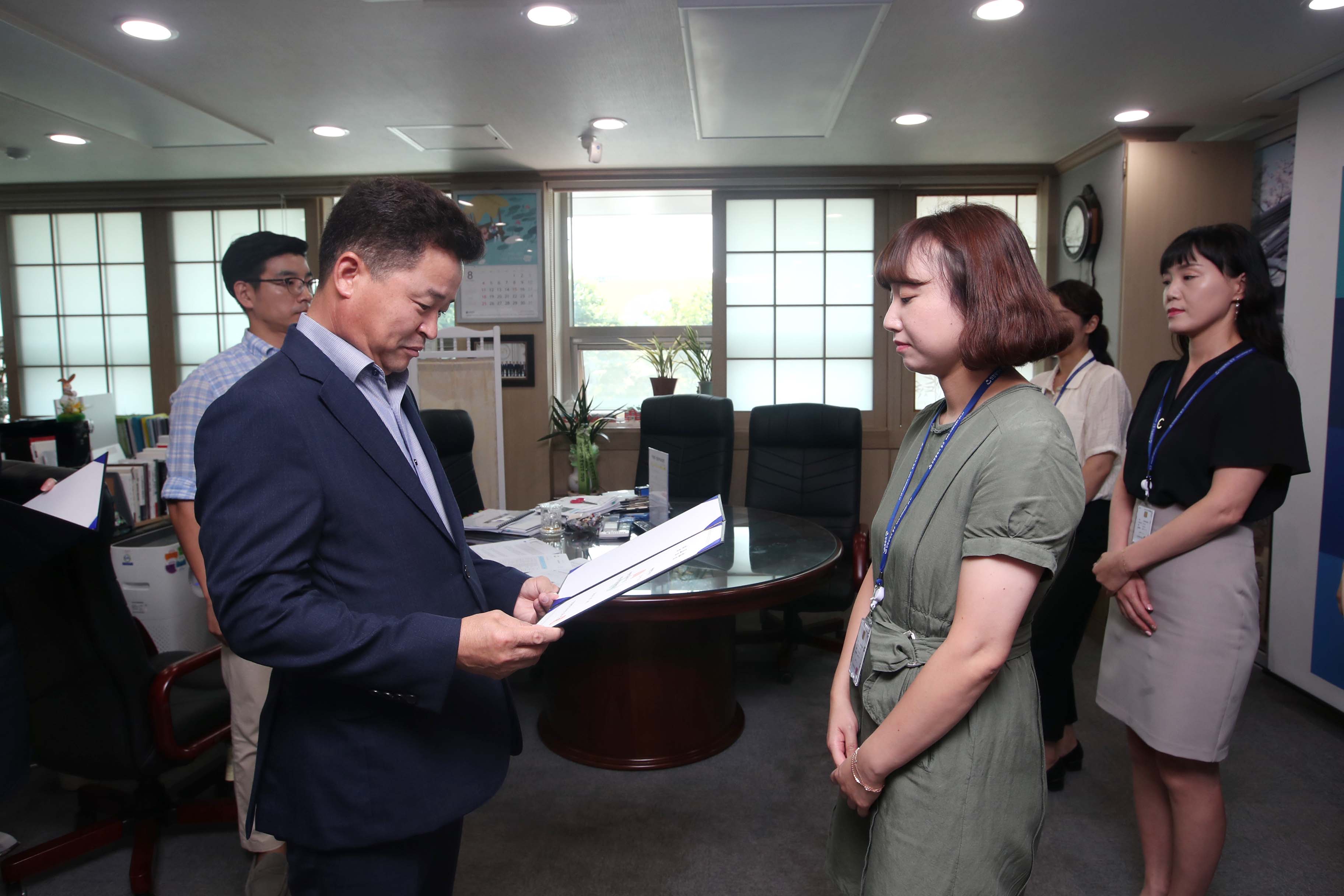 20190820_임용장_수여식6.jpg 이미지