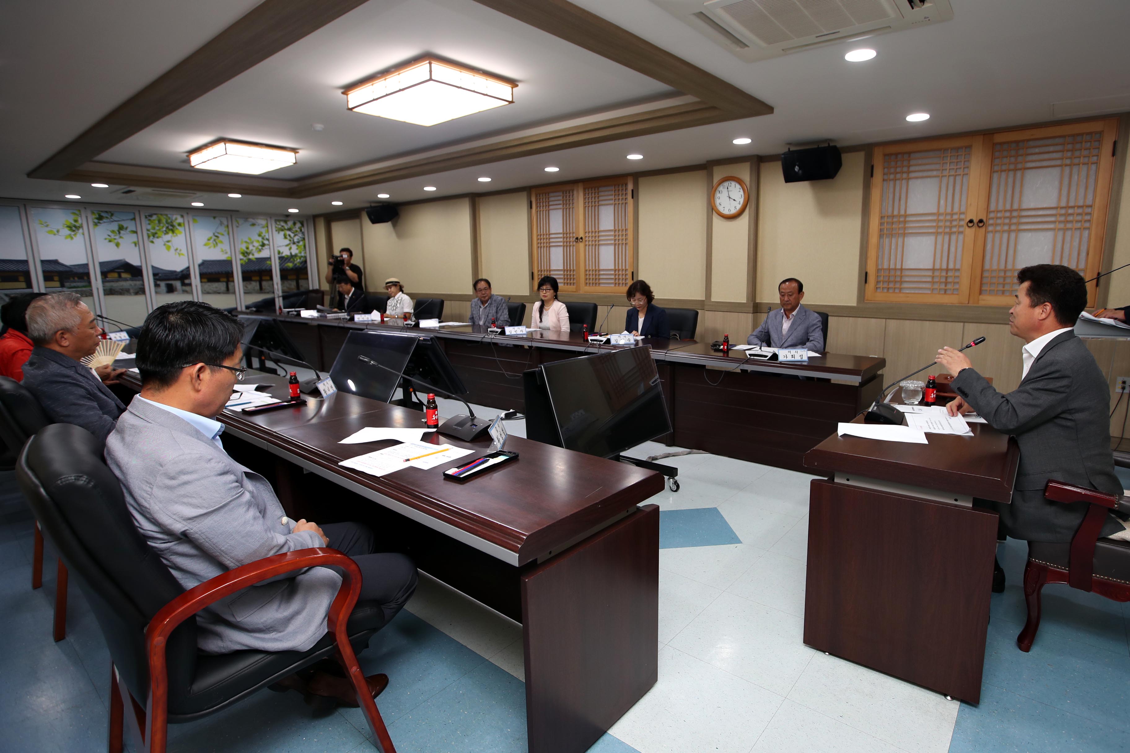 20190904_제16회_(재)동구꿈드림장학회_이사회3.jpg 이미지