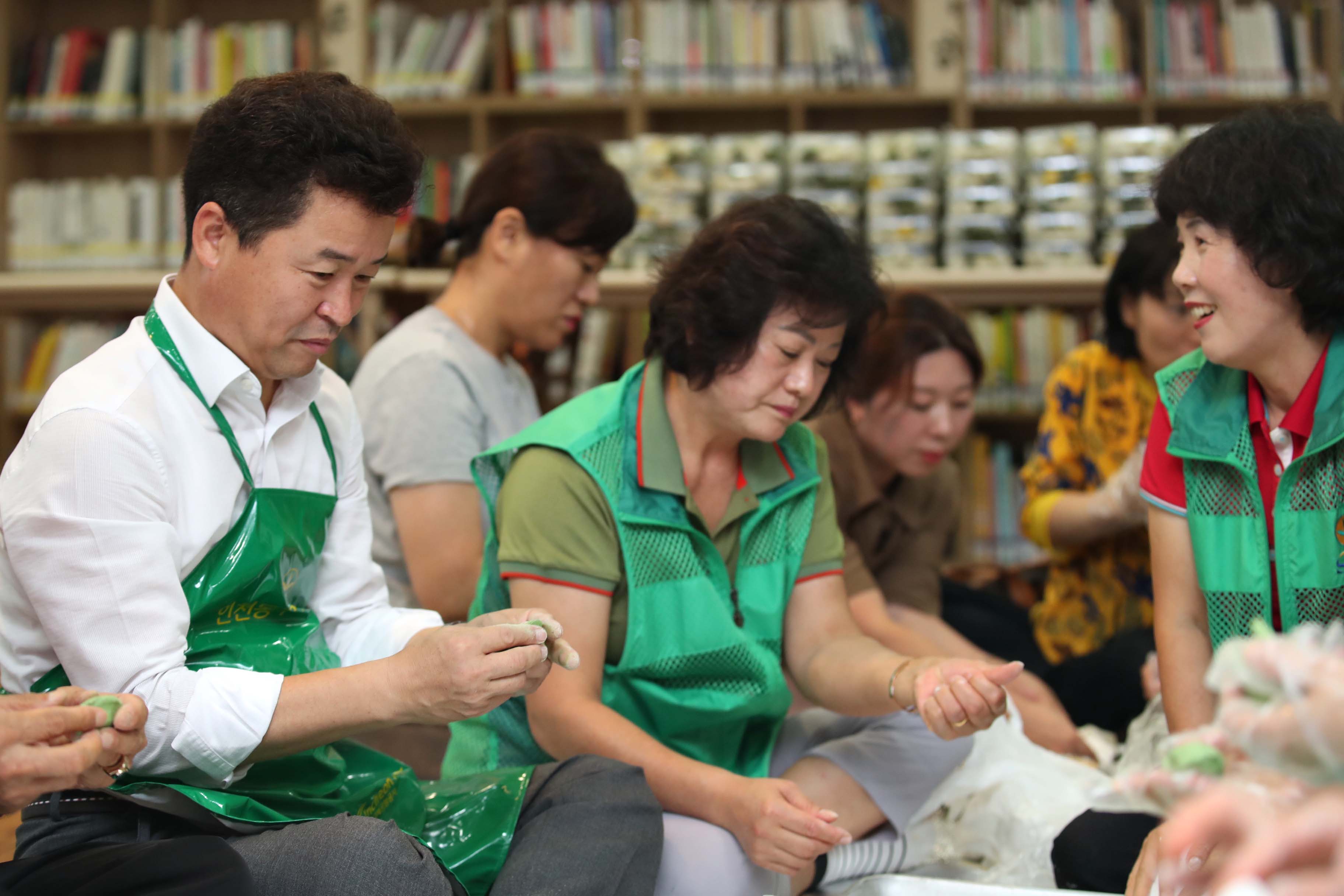 20190910_동구새마을회_사랑의_송편만들기4.jpg 이미지