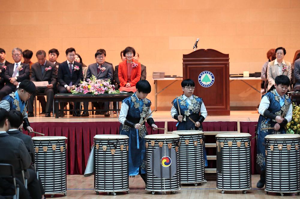 동산중학교 졸업식 사진