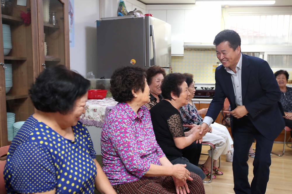 경로당 방문 사진