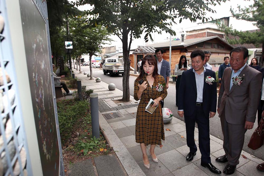 쇠뿔고개길 로드갤러리 오픈식 사진