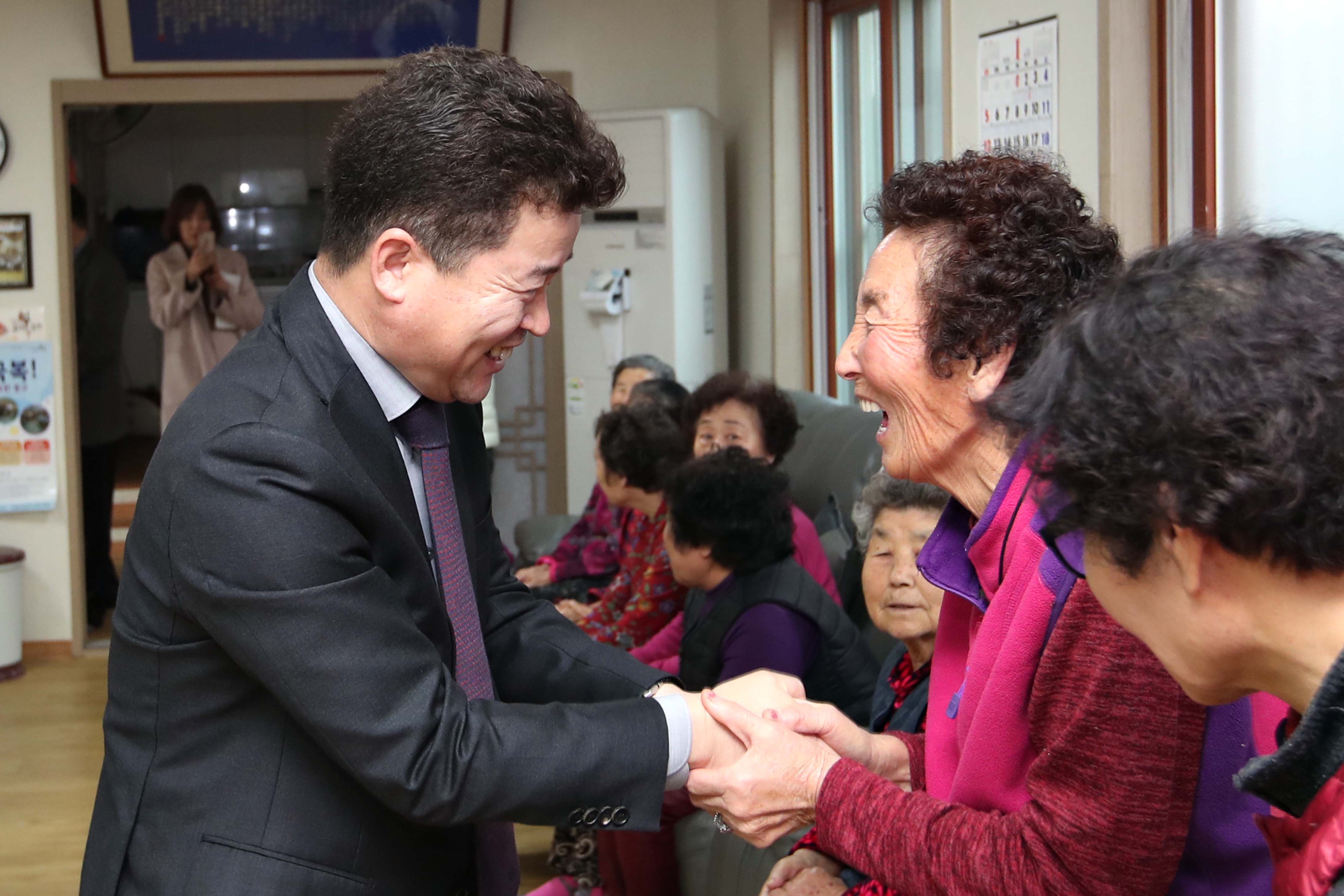 20200108_설맞이_경로당_방문24.jpg 이미지