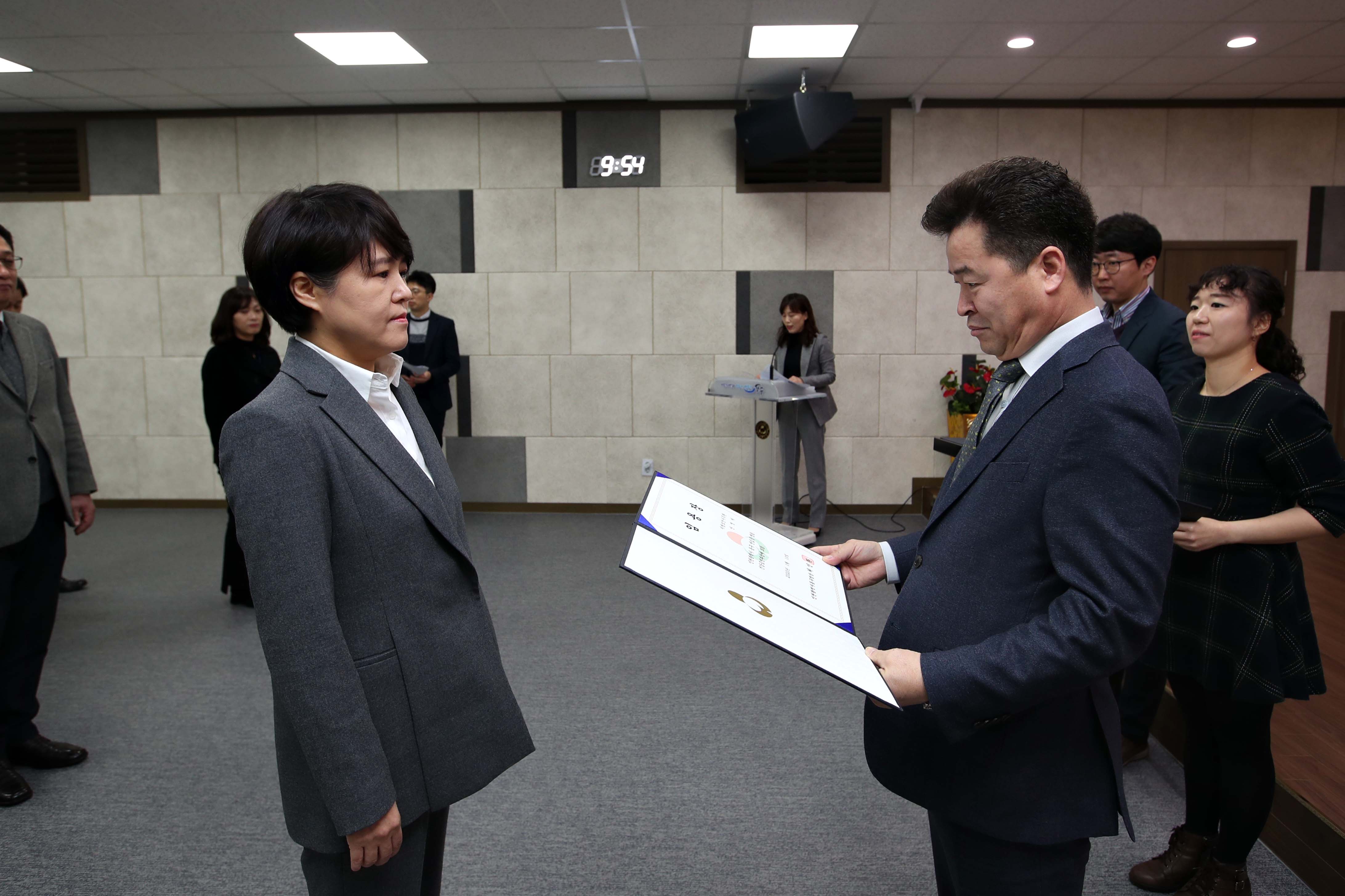 20200110_임용장_수여식4.jpg 이미지