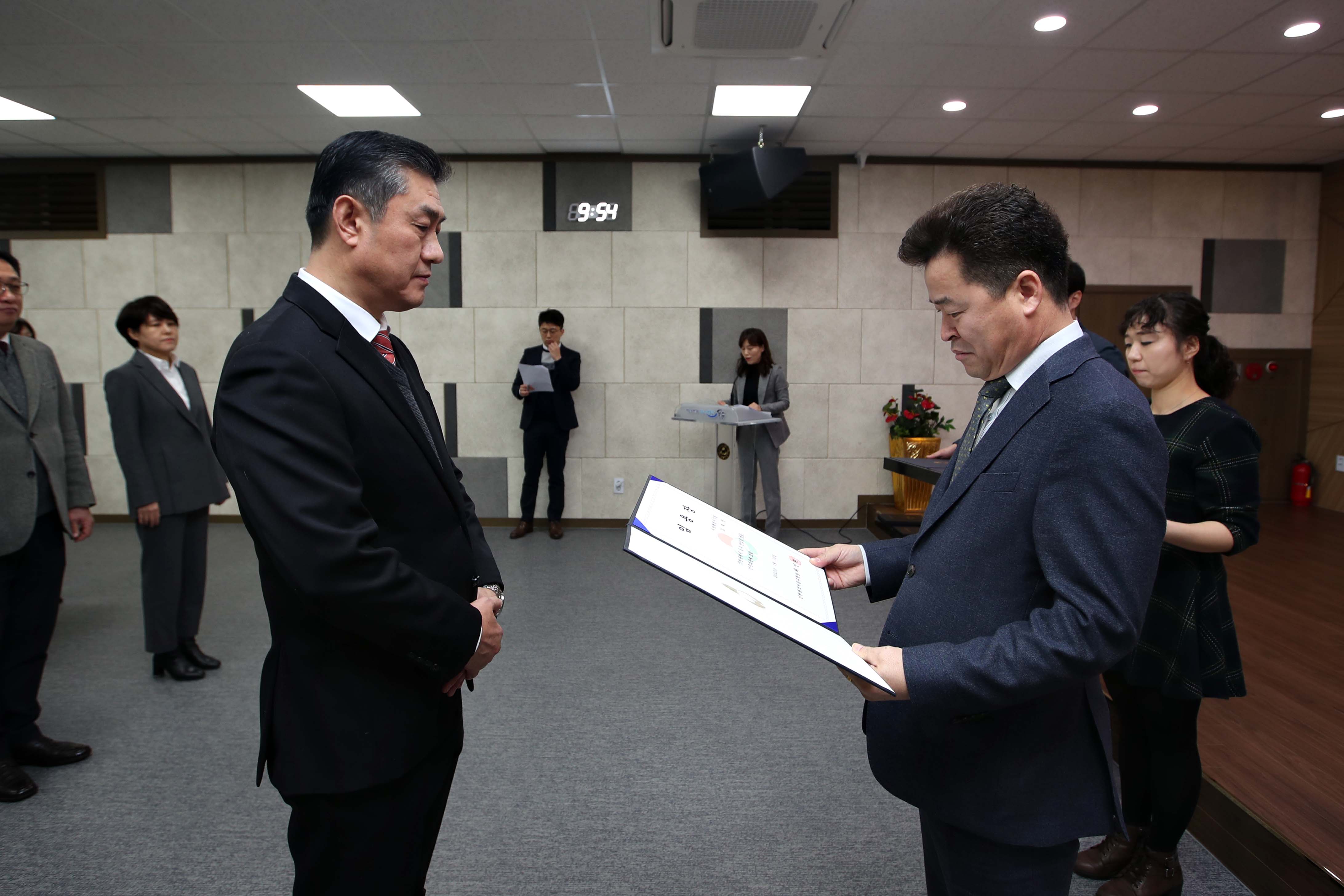 20200110_임용장_수여식5.jpg 이미지