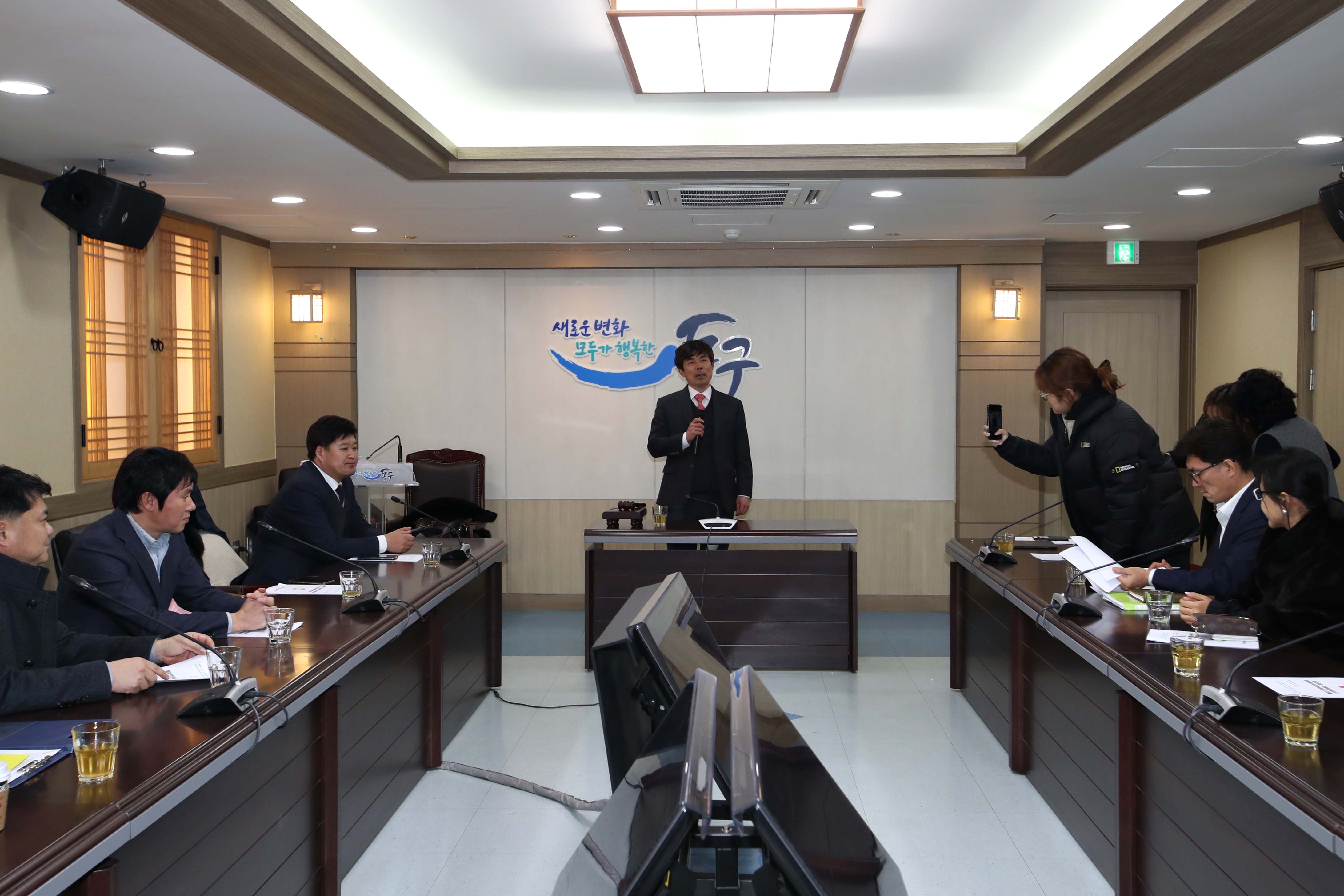 20200115_황민식_동구체육회장_당선증_전달식10.jpg 이미지
