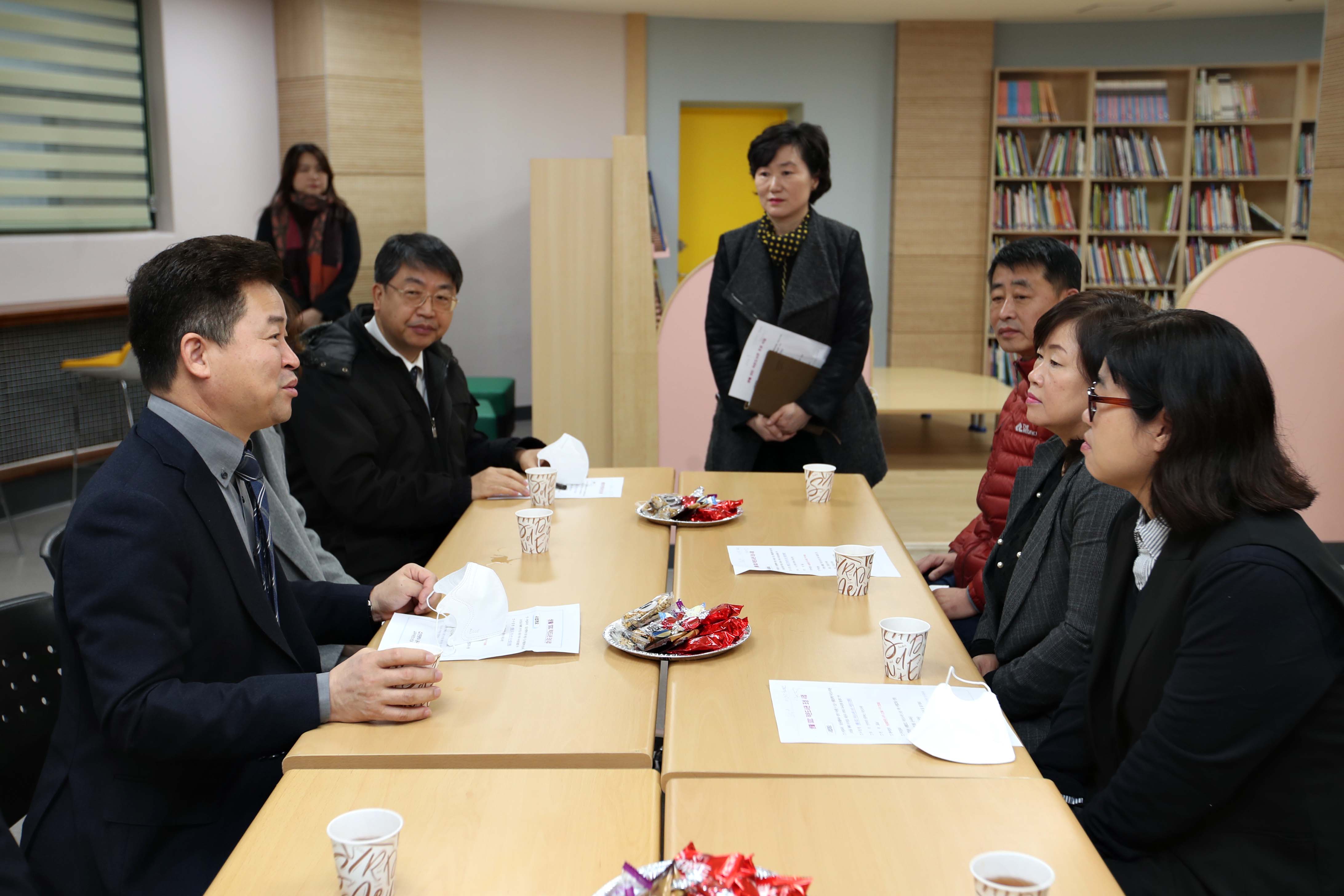 20200306_생활SOC_작은도서관_현장시찰3.jpg 이미지
