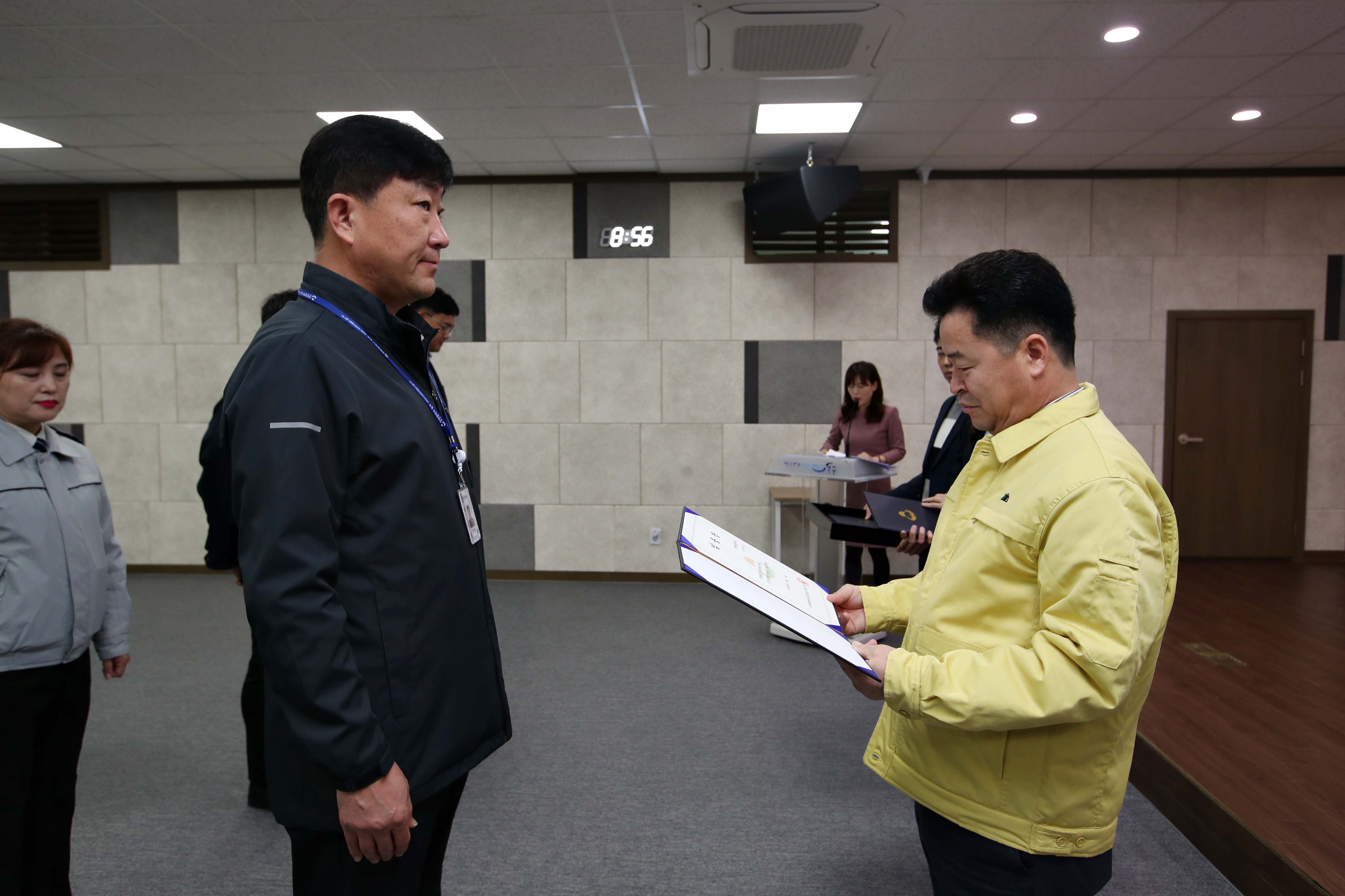 20200309_임용장_수여식8.jpg 이미지