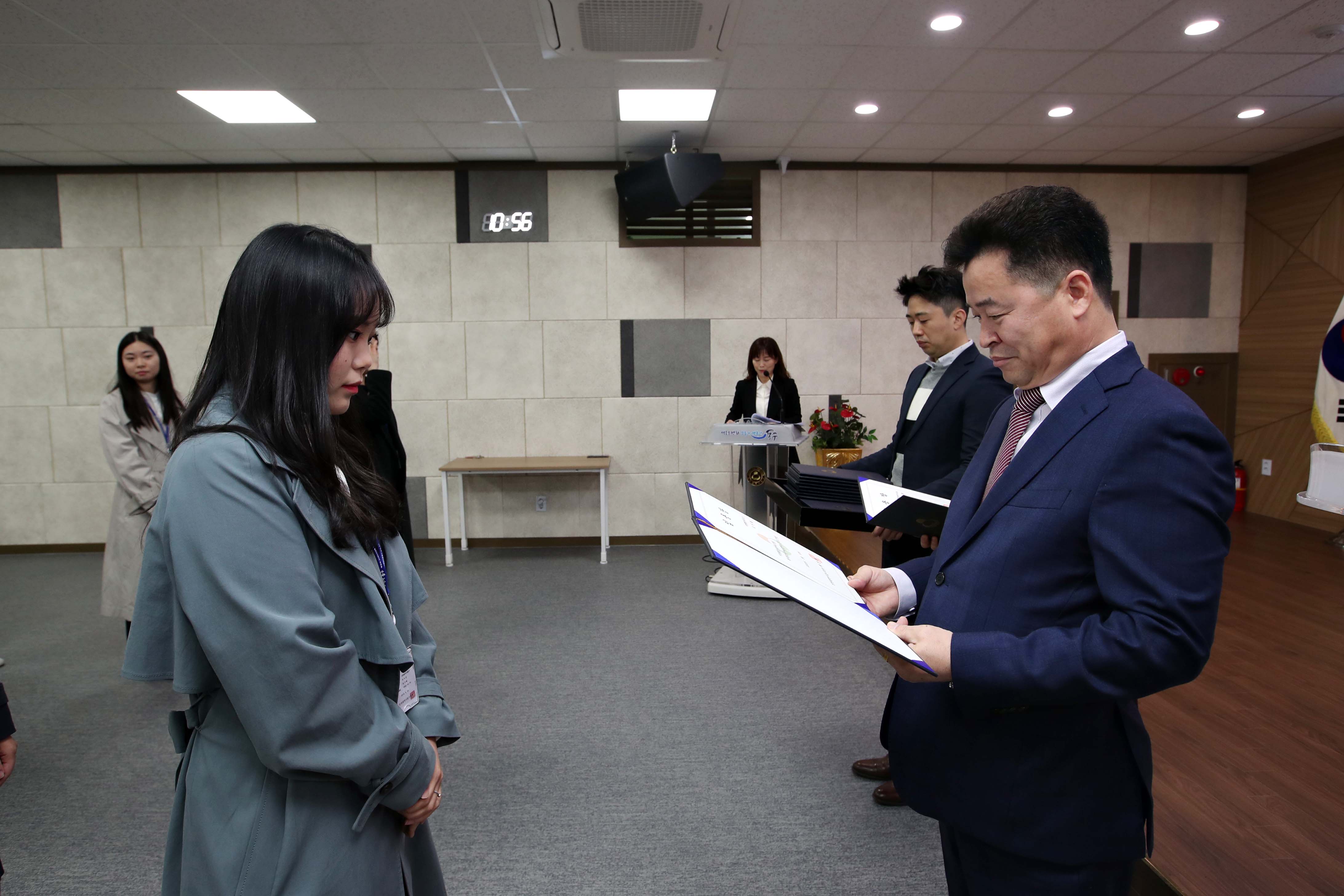 20200330_임용장_수여식15.jpg 이미지