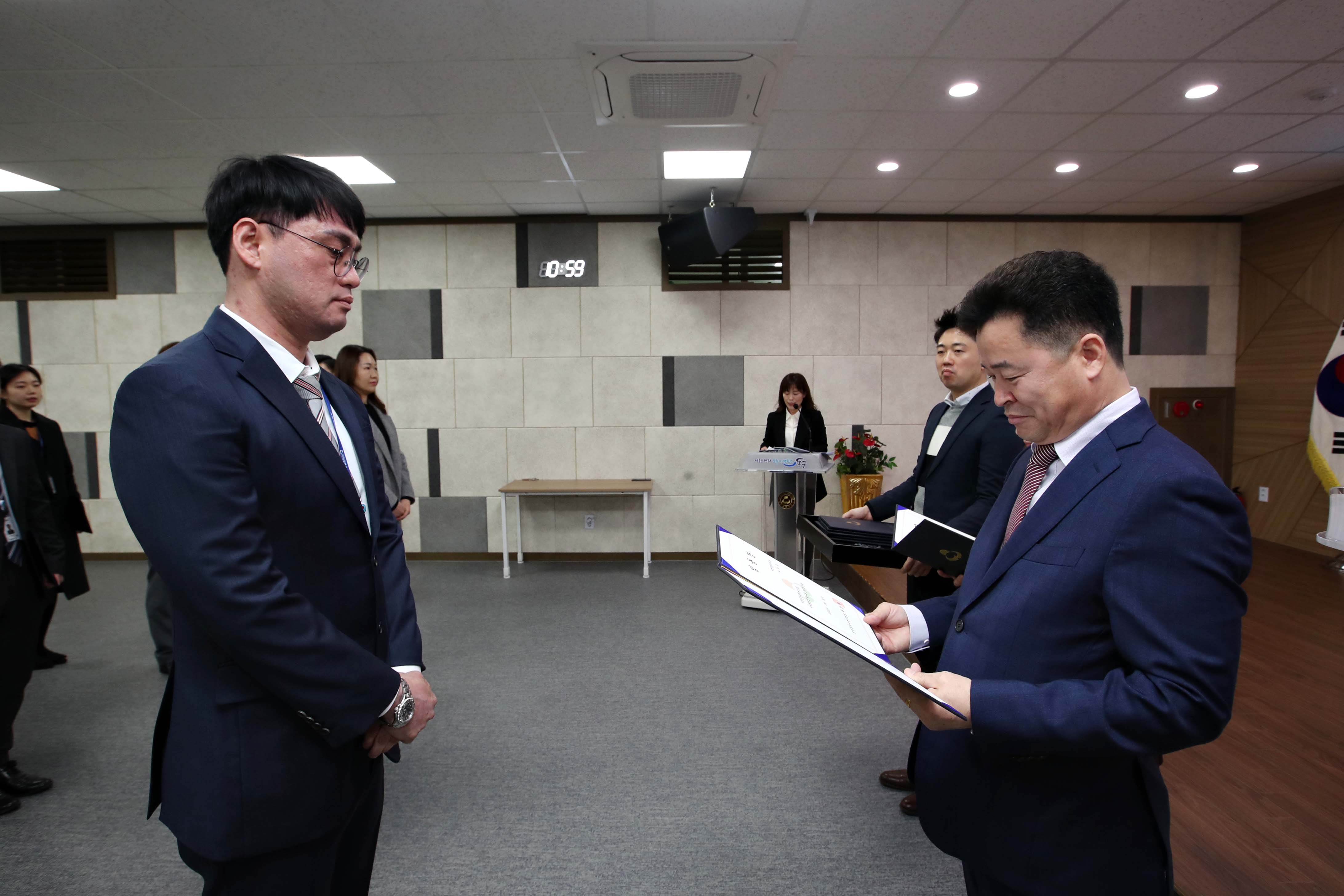 20200330_임용장_수여식7.jpg 이미지