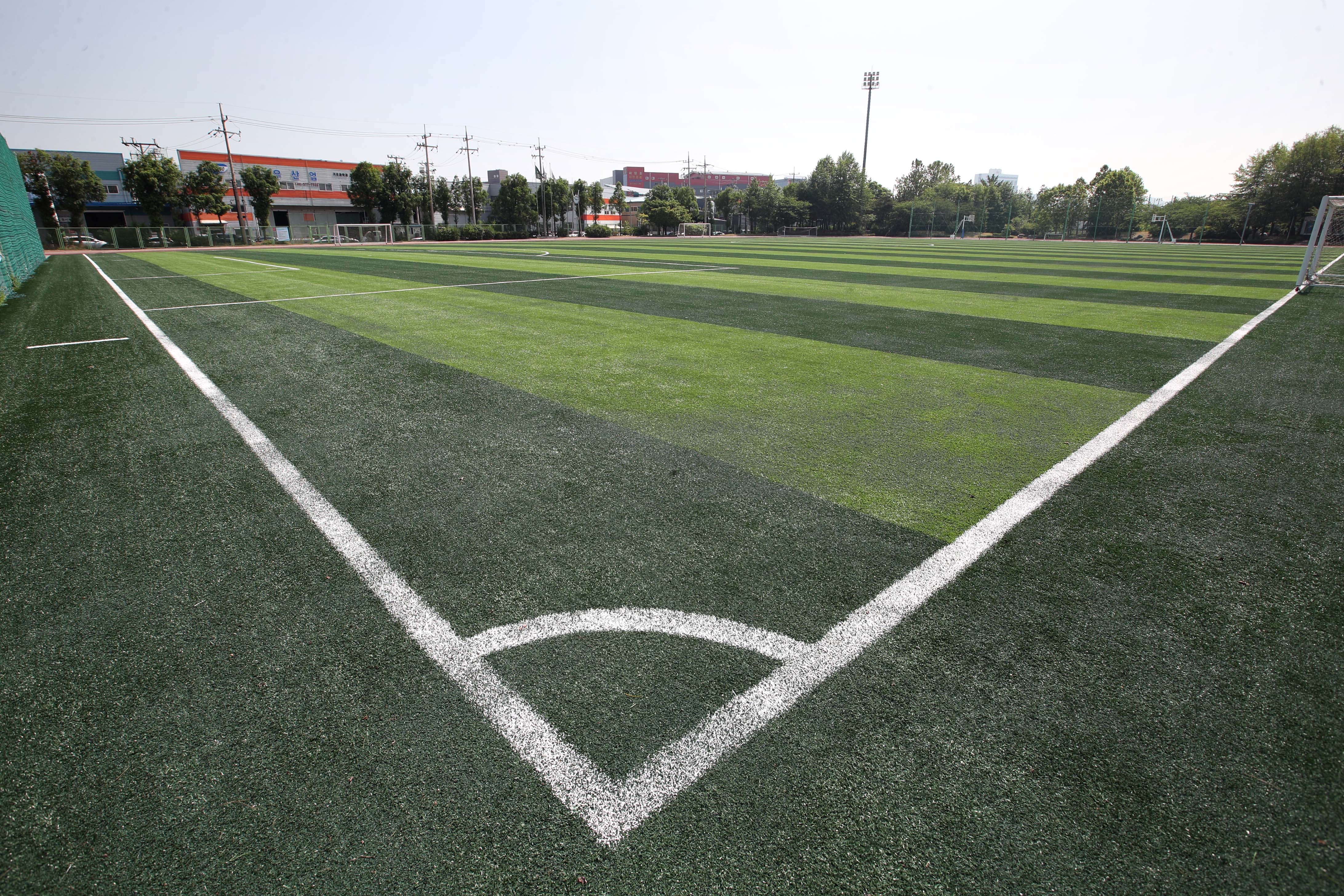 20200622_구민운동장_잔디_교체_공사6.jpg 이미지