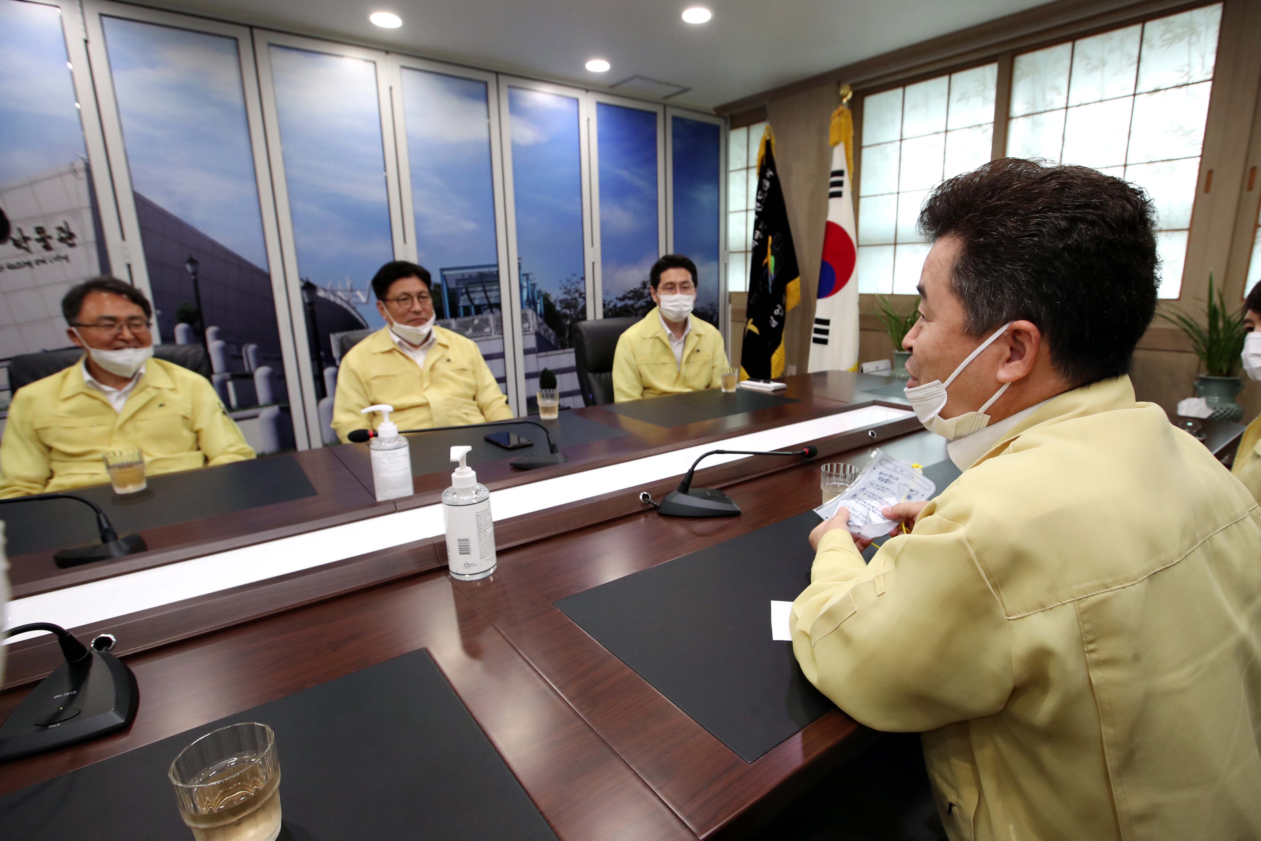 20200701_동구-교육청_코로나19_선제적_대응을_위한_업무_협약식11.jpg 이미지