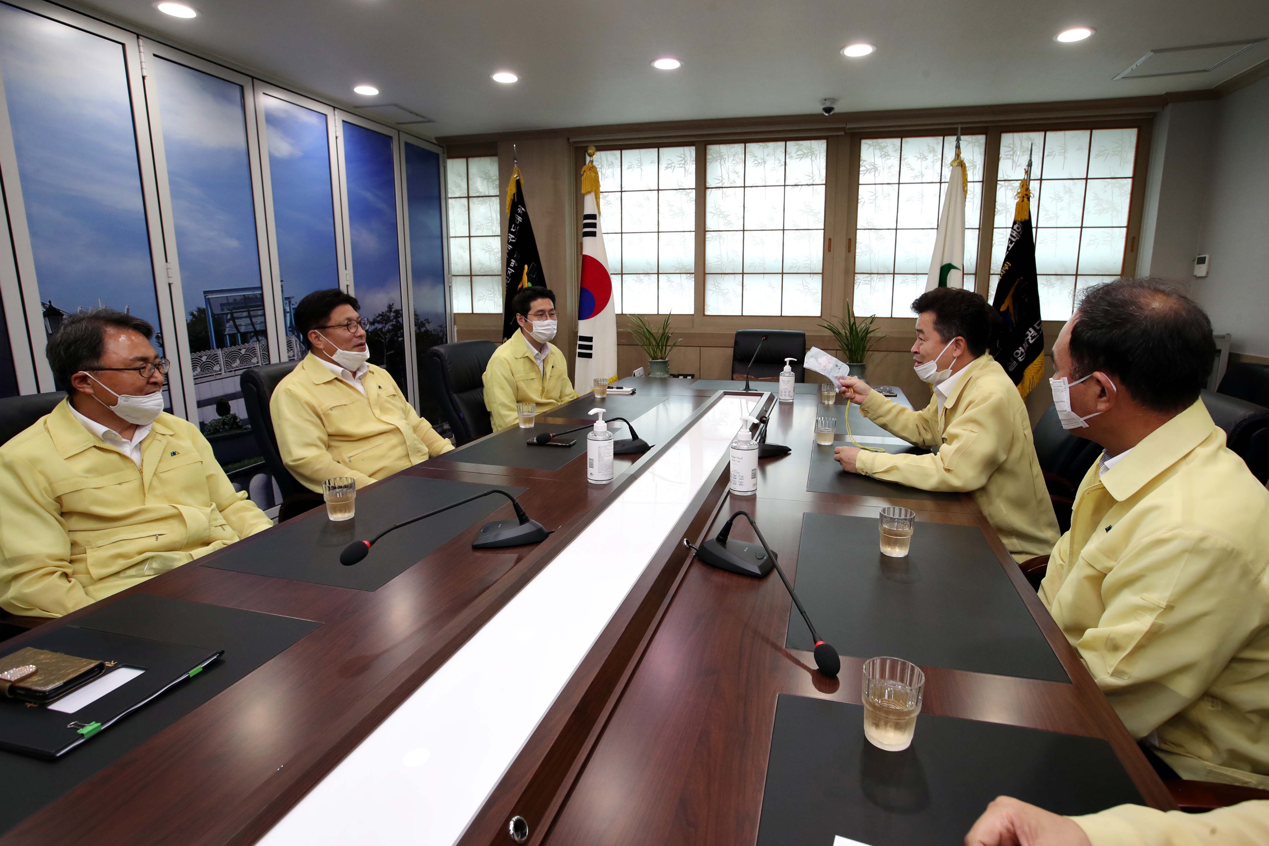 20200701_동구-교육청_코로나19_선제적_대응을_위한_업무_협약식12.jpg 이미지