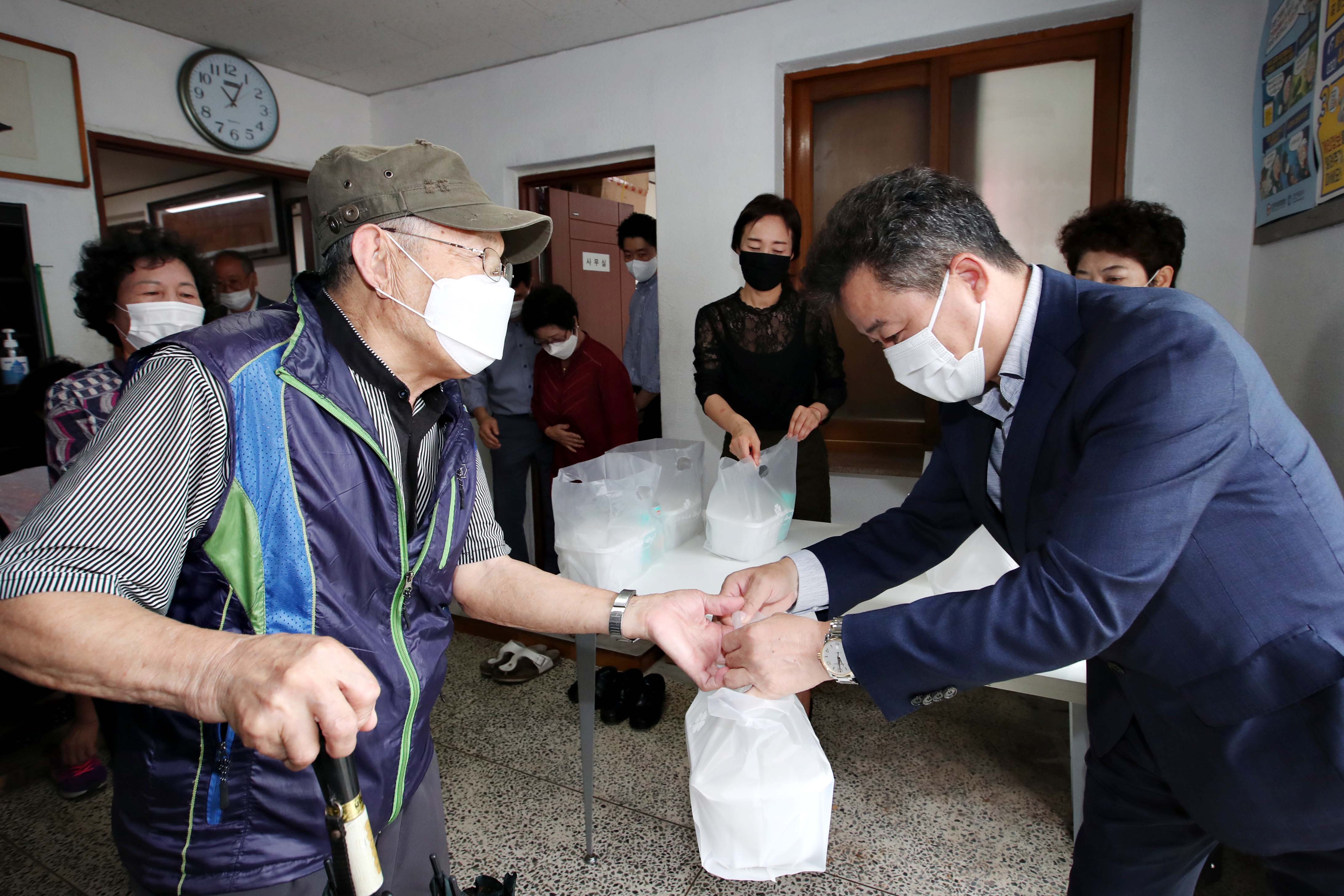 20200724_동구지역자활센터_삼계탕_나눔_행사9.jpg 이미지