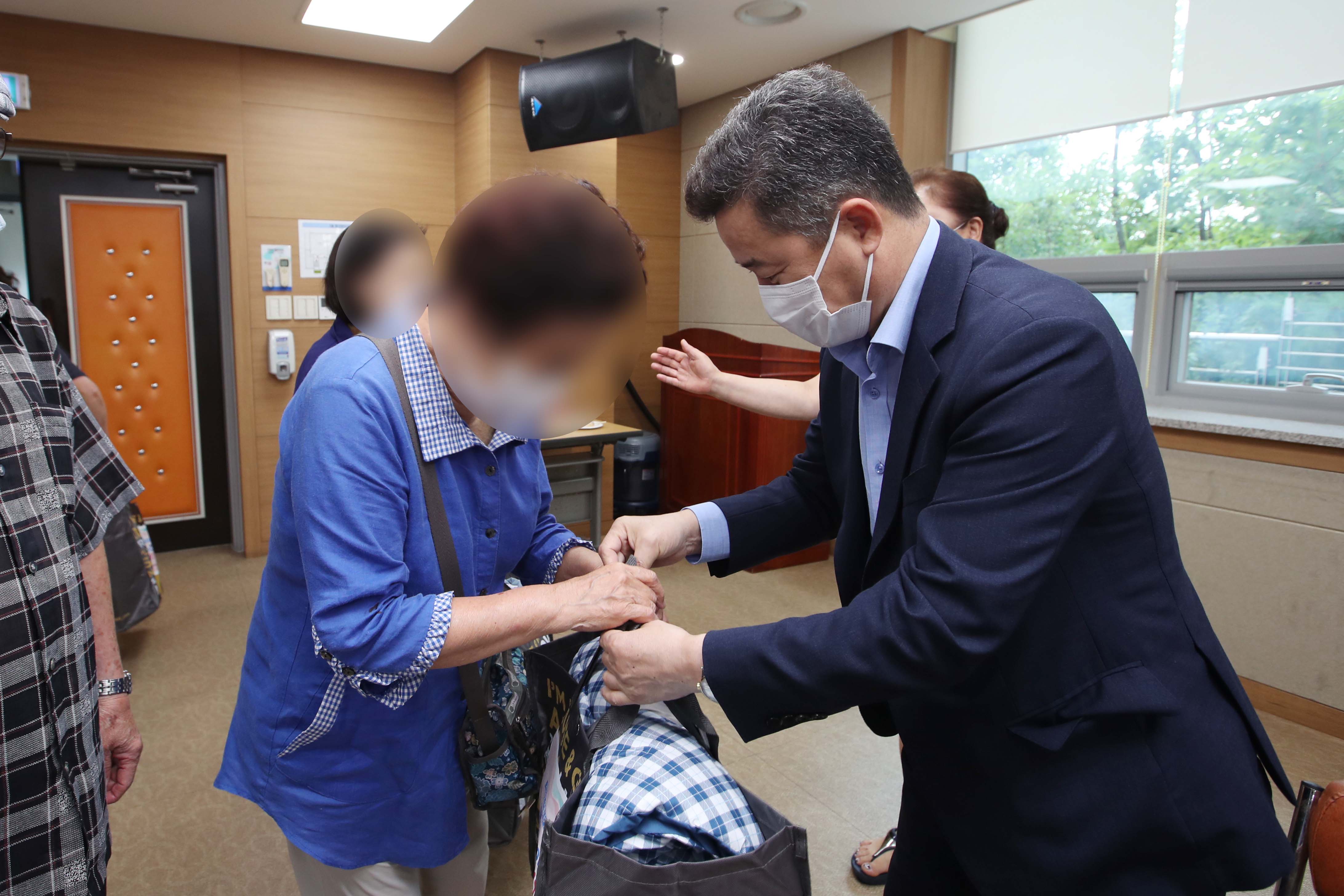 20200807_송림35동_건강한_여름나기_정_나눔_물품전달식6.jpg 이미지