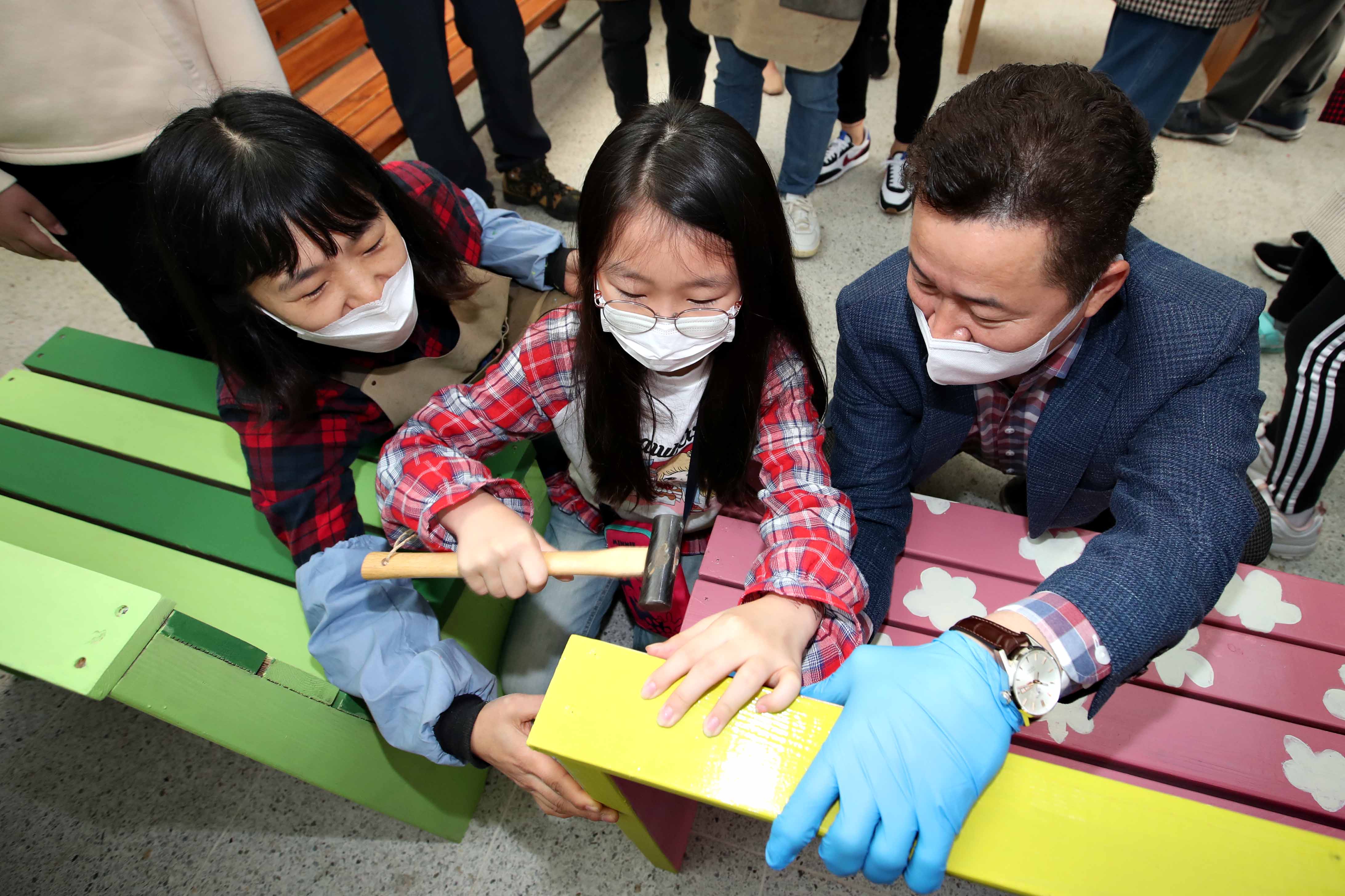 20201031_서흥초_마을학교(DIY_목공교실)_의자_설치17.jpg 이미지