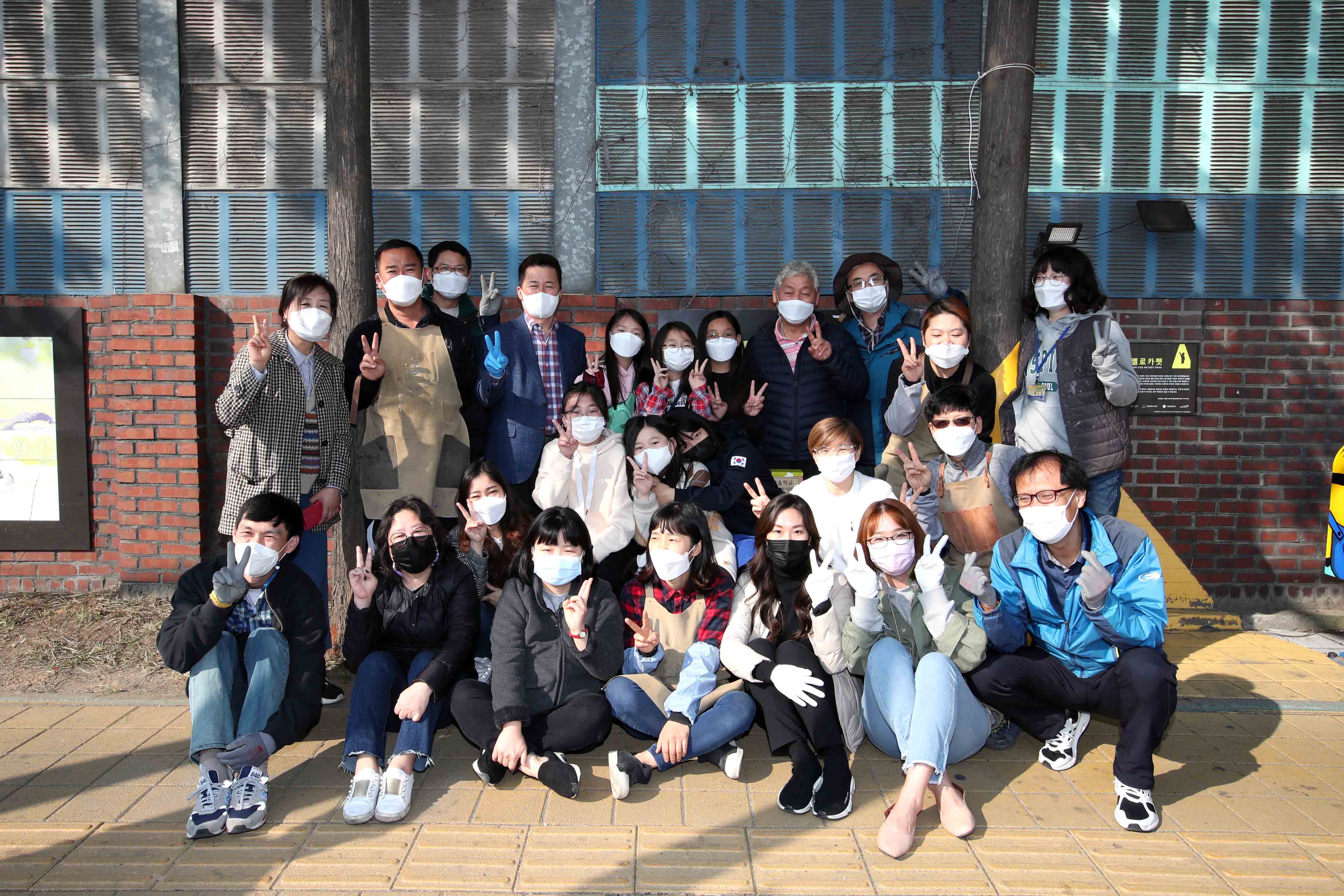 20201031_서흥초_마을학교(DIY_목공교실)_의자_설치22.jpg 이미지