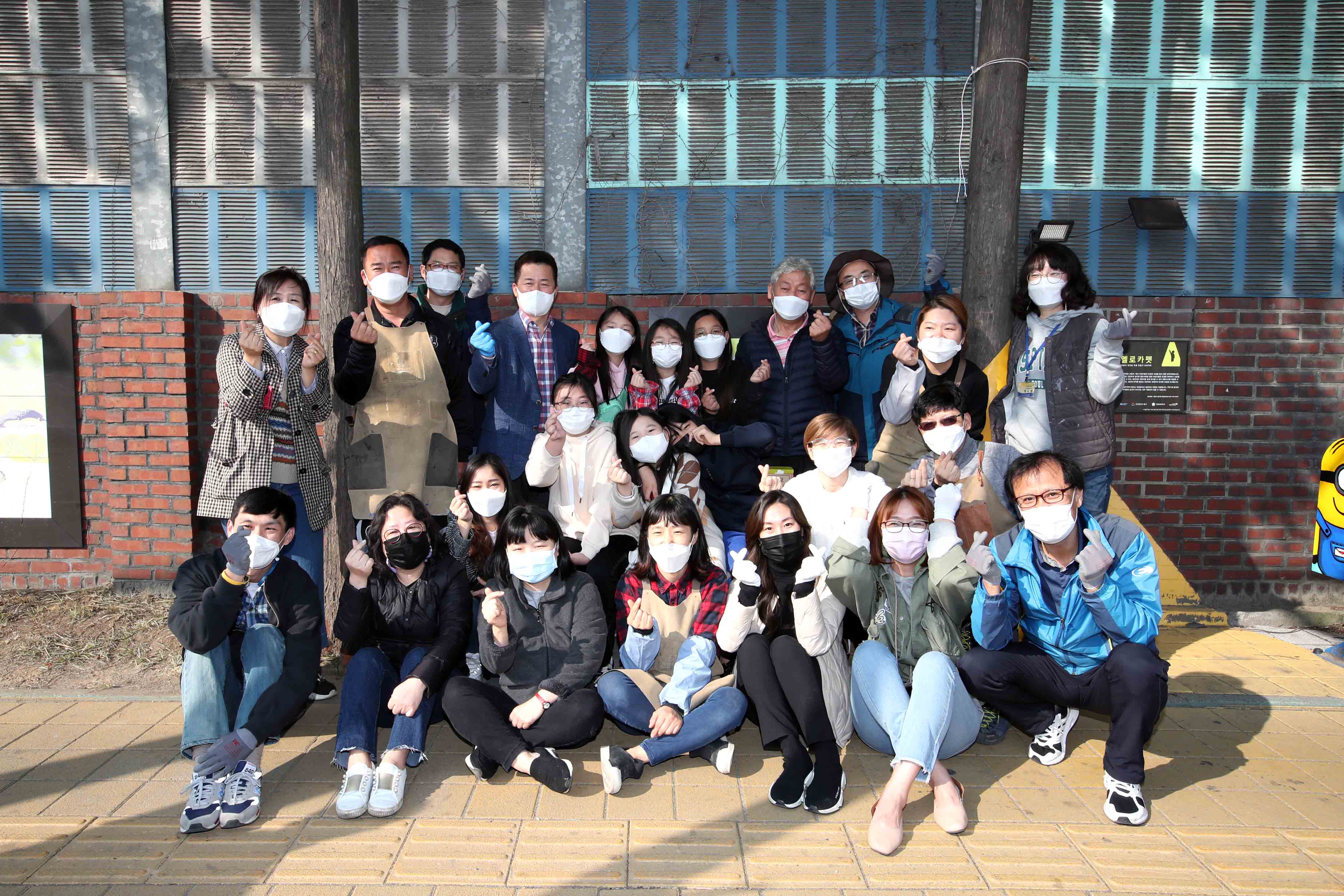 20201031_서흥초_마을학교(DIY_목공교실)_의자_설치23.jpg 이미지