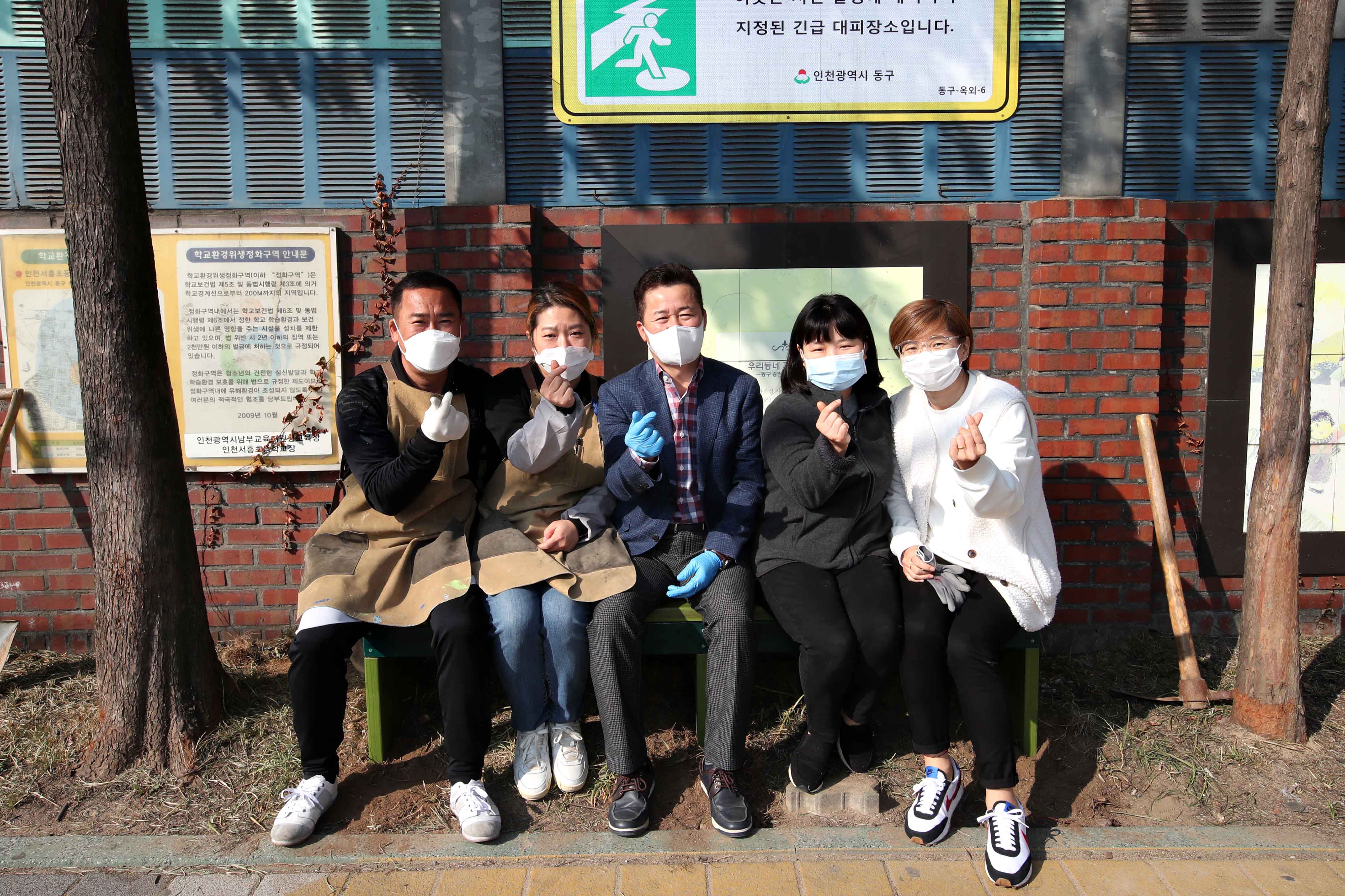 20201031_서흥초_마을학교(DIY_목공교실)_의자_설치27.jpg 이미지
