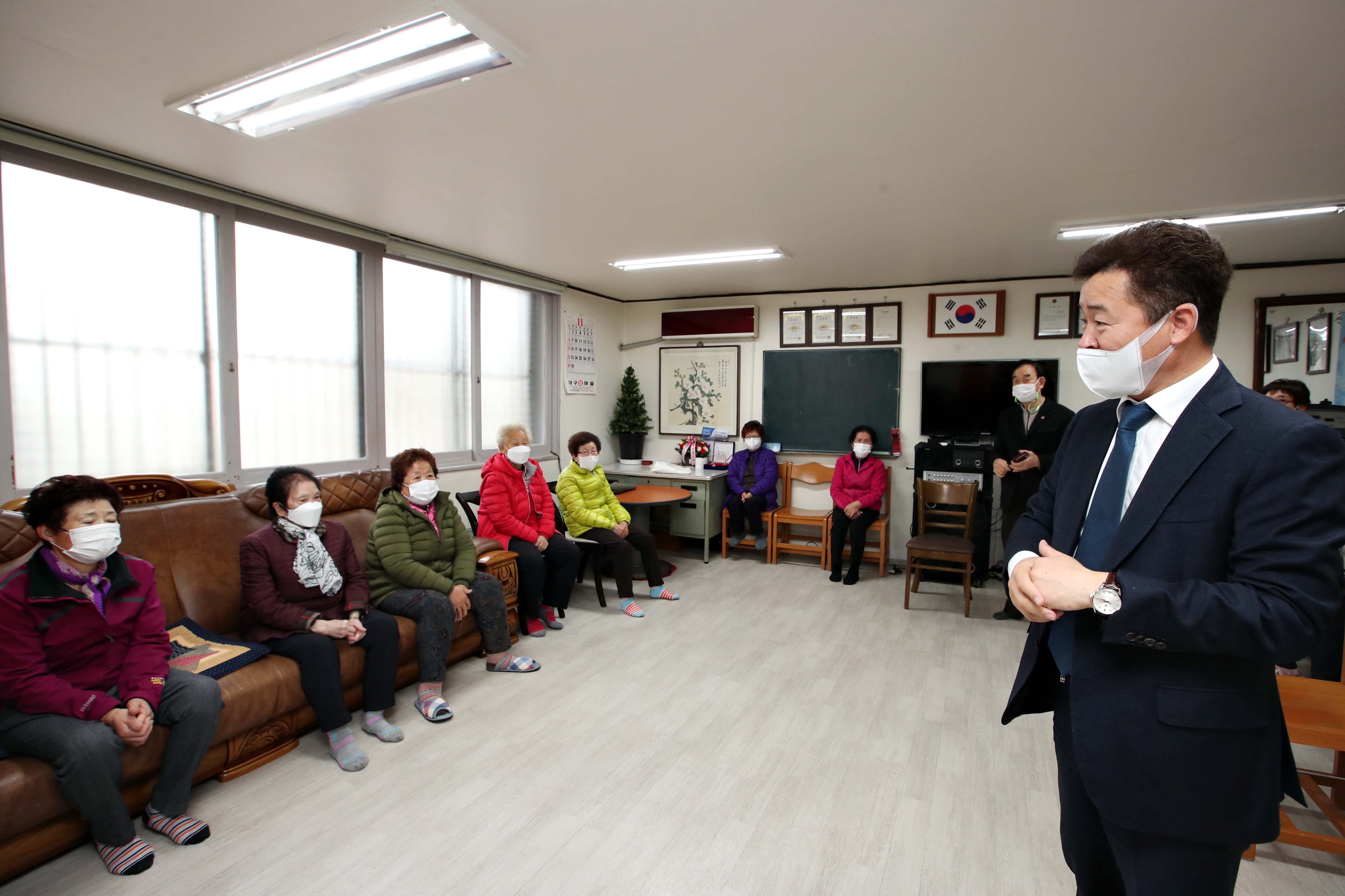 20201109_관내_경로당_방문5.jpg 이미지