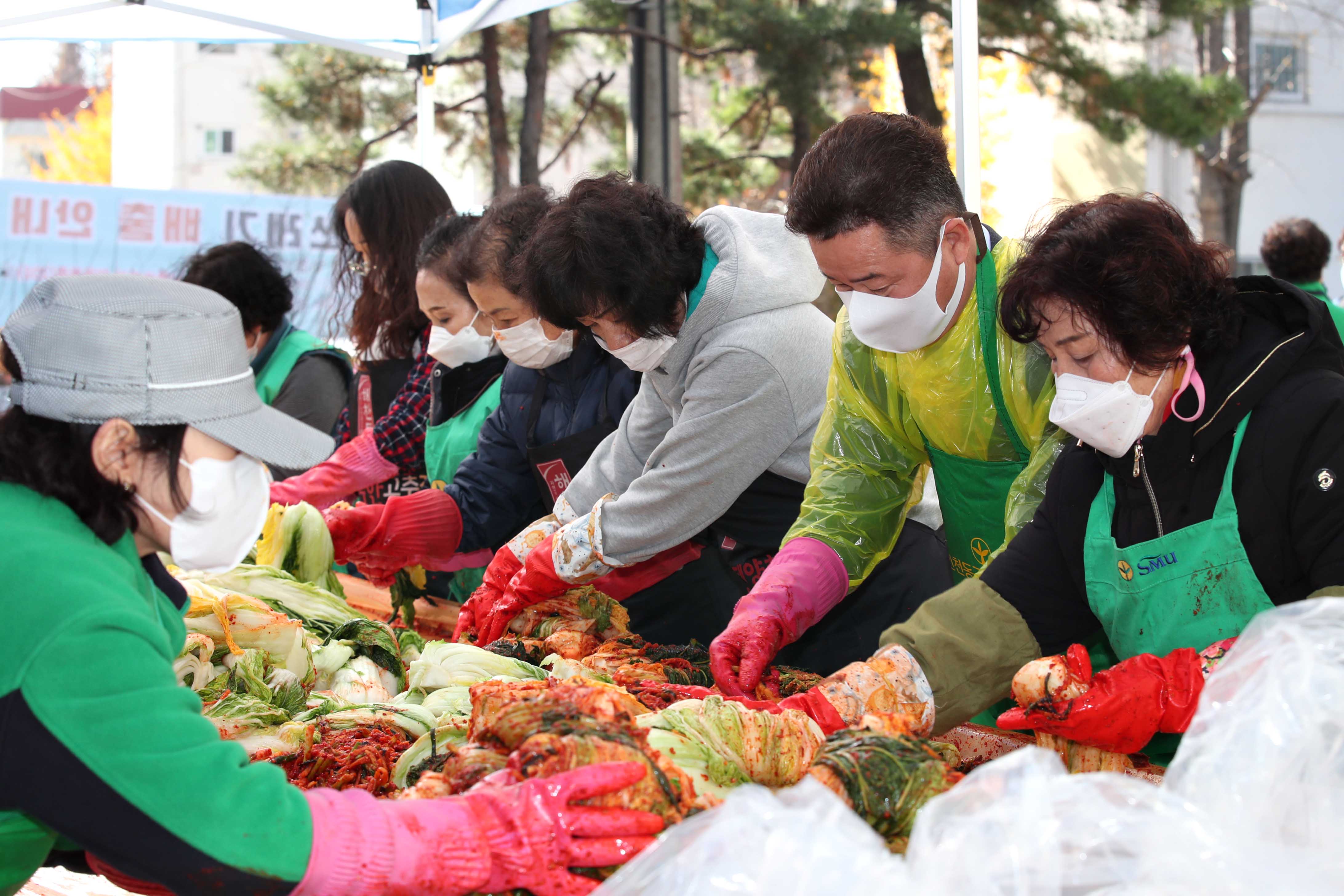 20201123_송현3동_사랑의_김장김치_나눔5.jpg 이미지