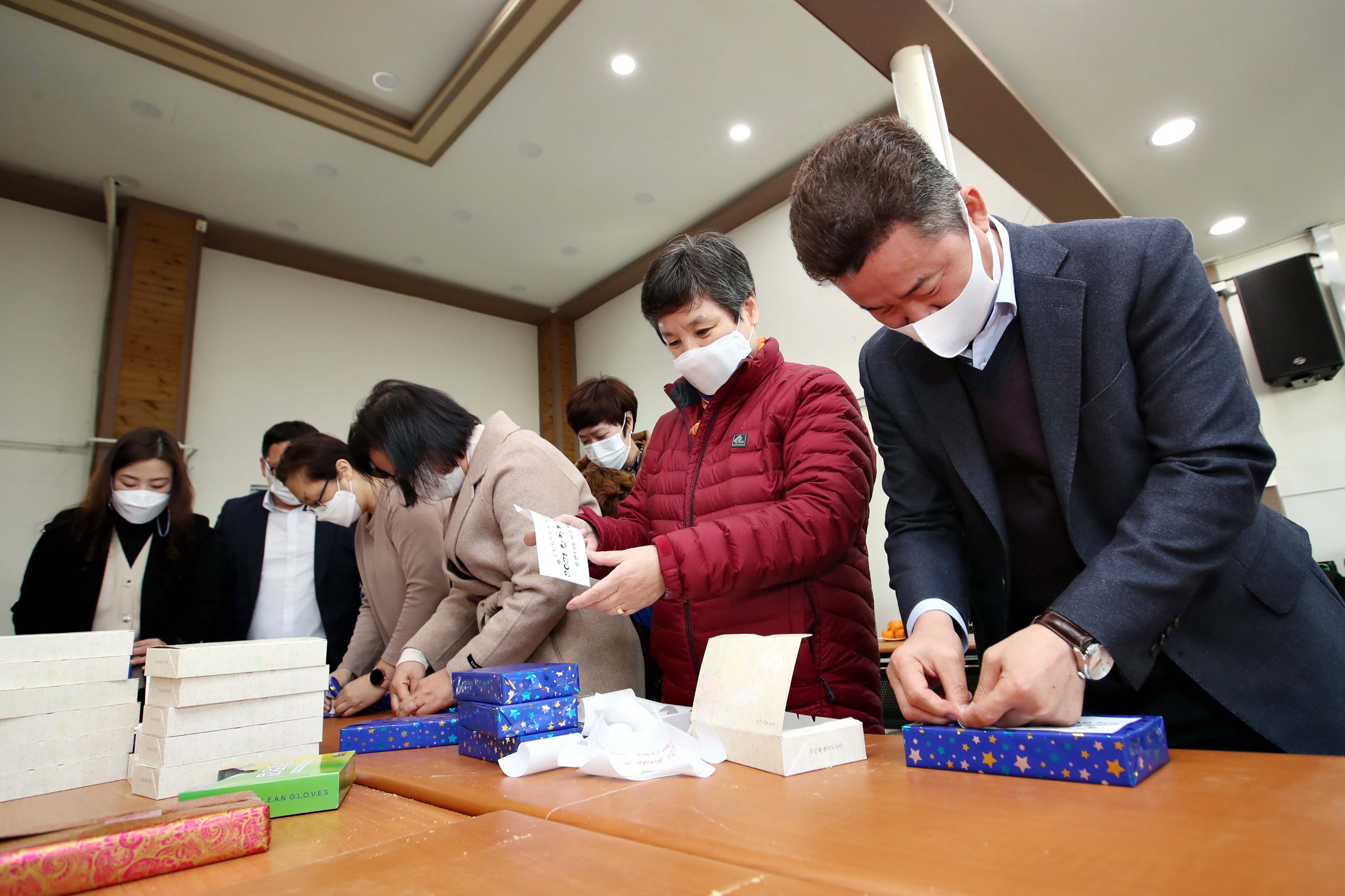 20201130_송현12동바르게살기위원회_수능떡_나눔행사7.jpg 이미지