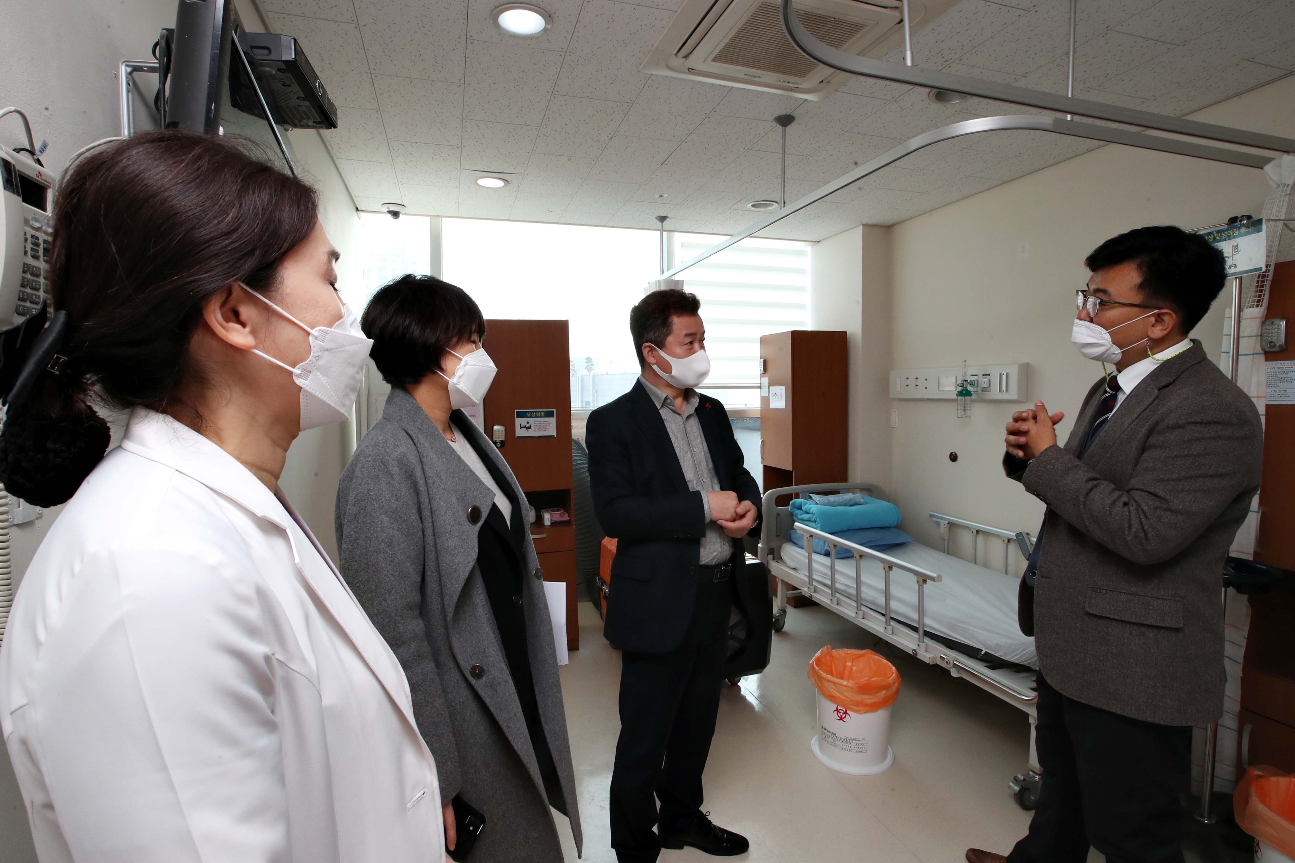 20201228_백병원_음압병동_라운딩3.jpg 이미지