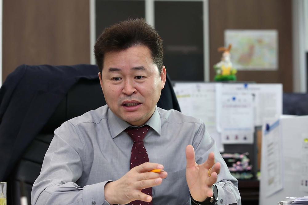 언론사 인터뷰 사진