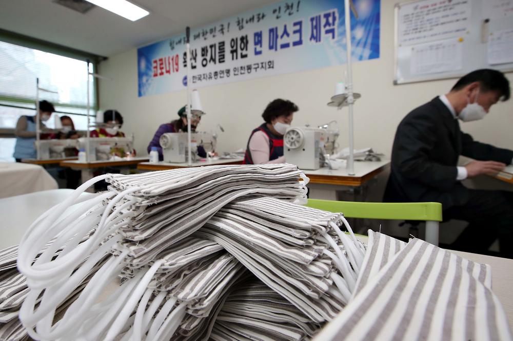 한국자유총연맹동구지회 면 마스크 제작봉사 사진