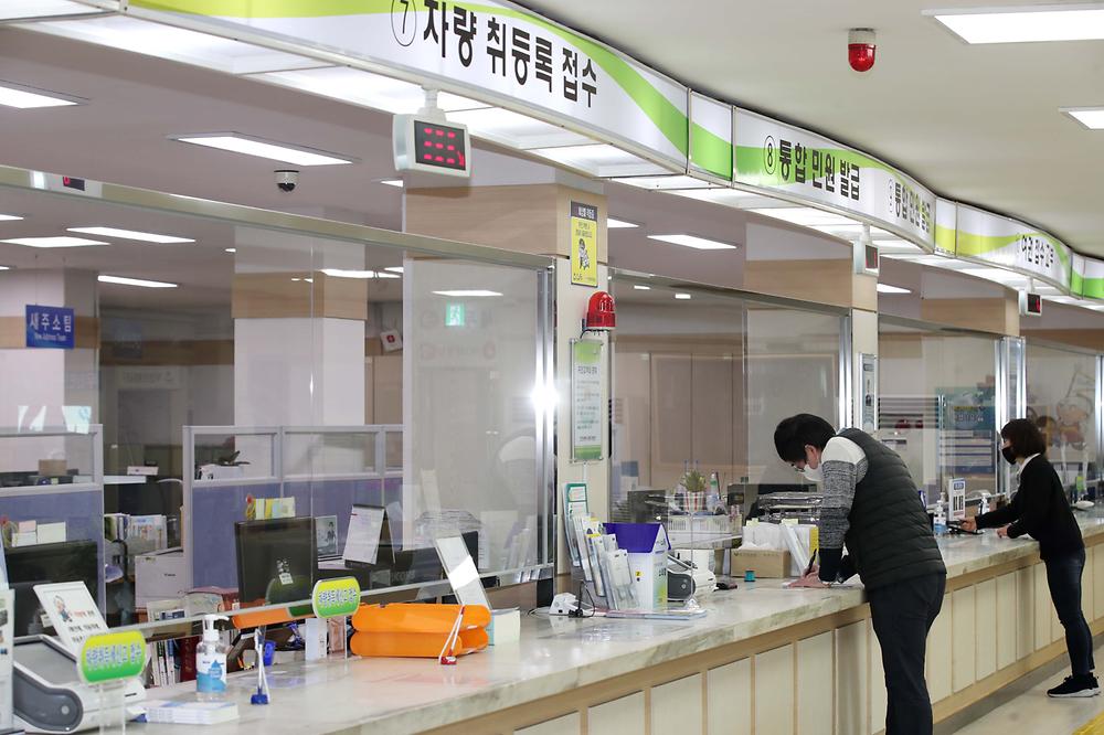 민원실 민원창구 투명 칸막이 설치 사진