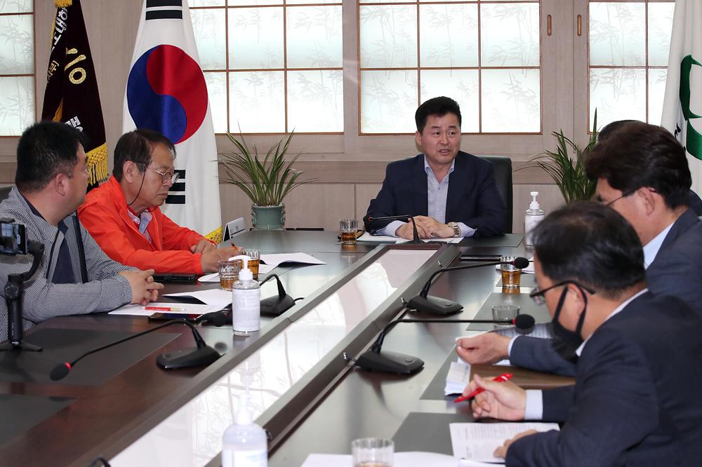 언론사 인터뷰 사진